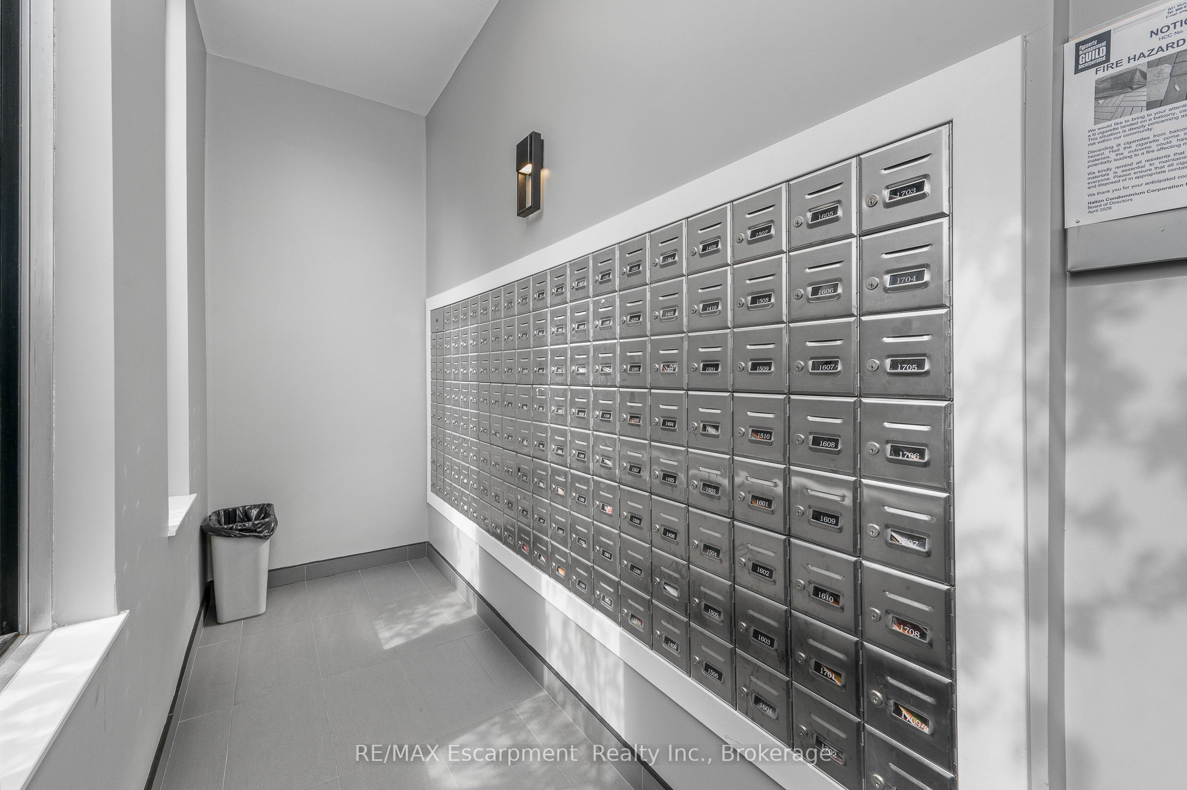 975 Warwick Court 310, Burlington, ON L7T 3Z7 photo 5