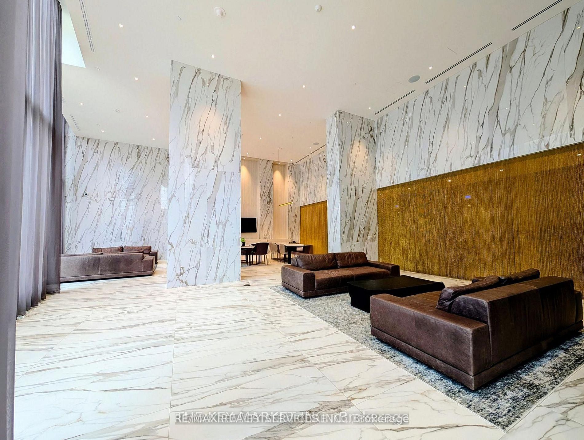 448 Burnhamthorpe Road W 5506, Mississauga, ON L5B 4M6 photo 4