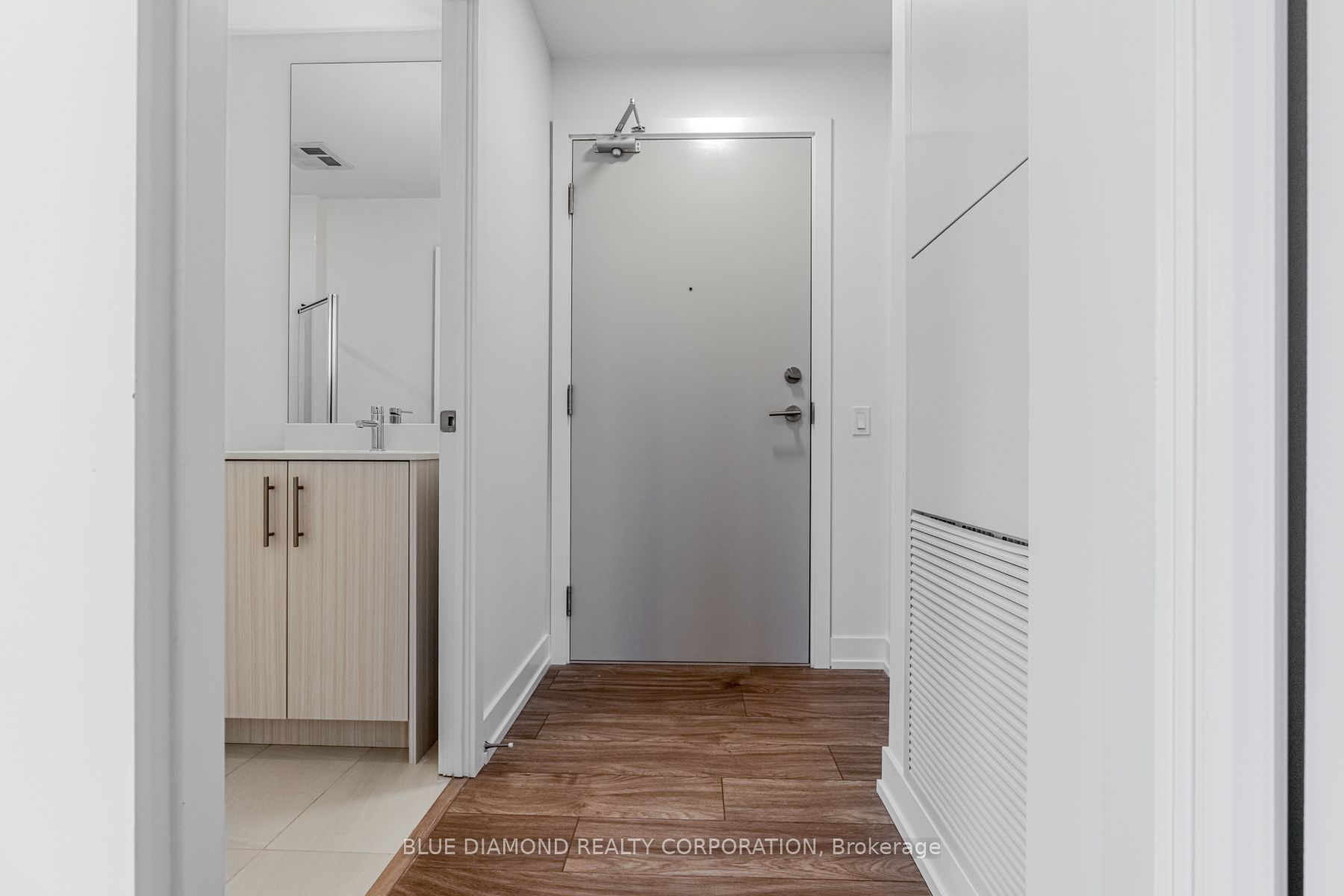 215 VETERANS Drive, Brampton, ON L7A 5L6 photo 2