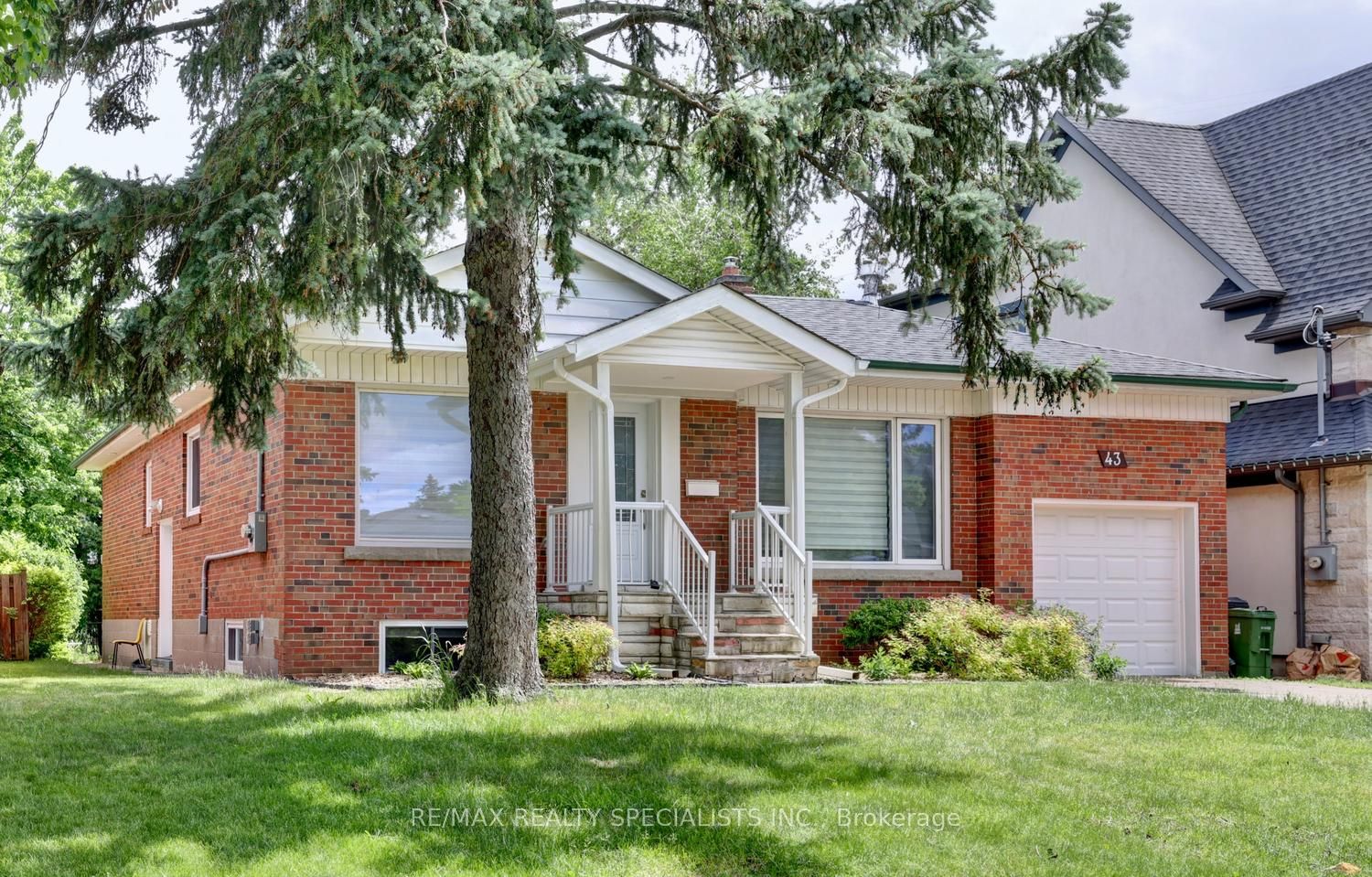 43 Firwood (Lower) Crescent, Toronto, ON M9B 2V9 photo 2