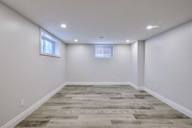 43 Firwood (Lower) Crescent, Toronto, ON M9B 2V9 photo 5