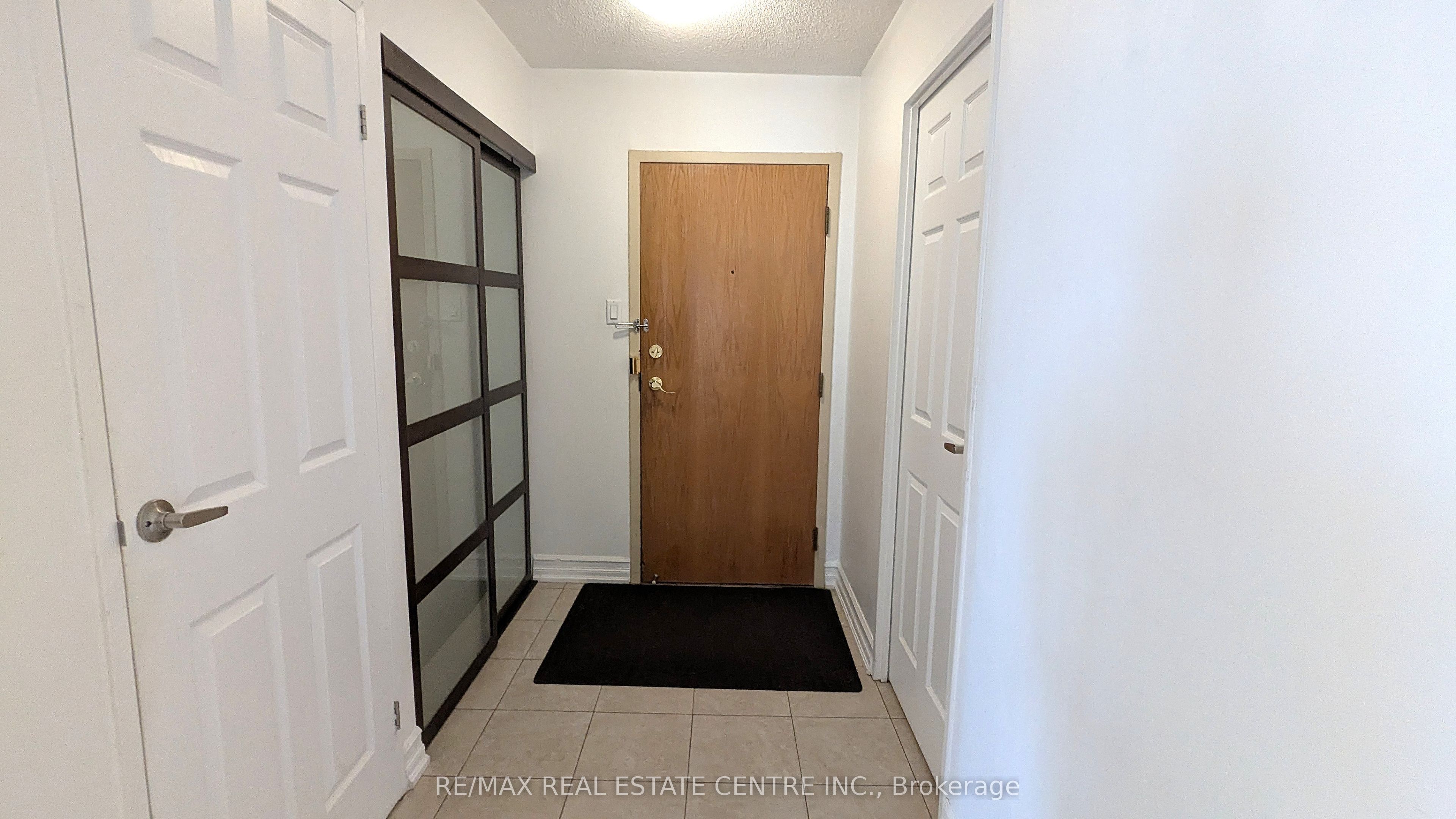 300 Webb Drive 1515, Mississauga, ON L5B 3W3 photo 4