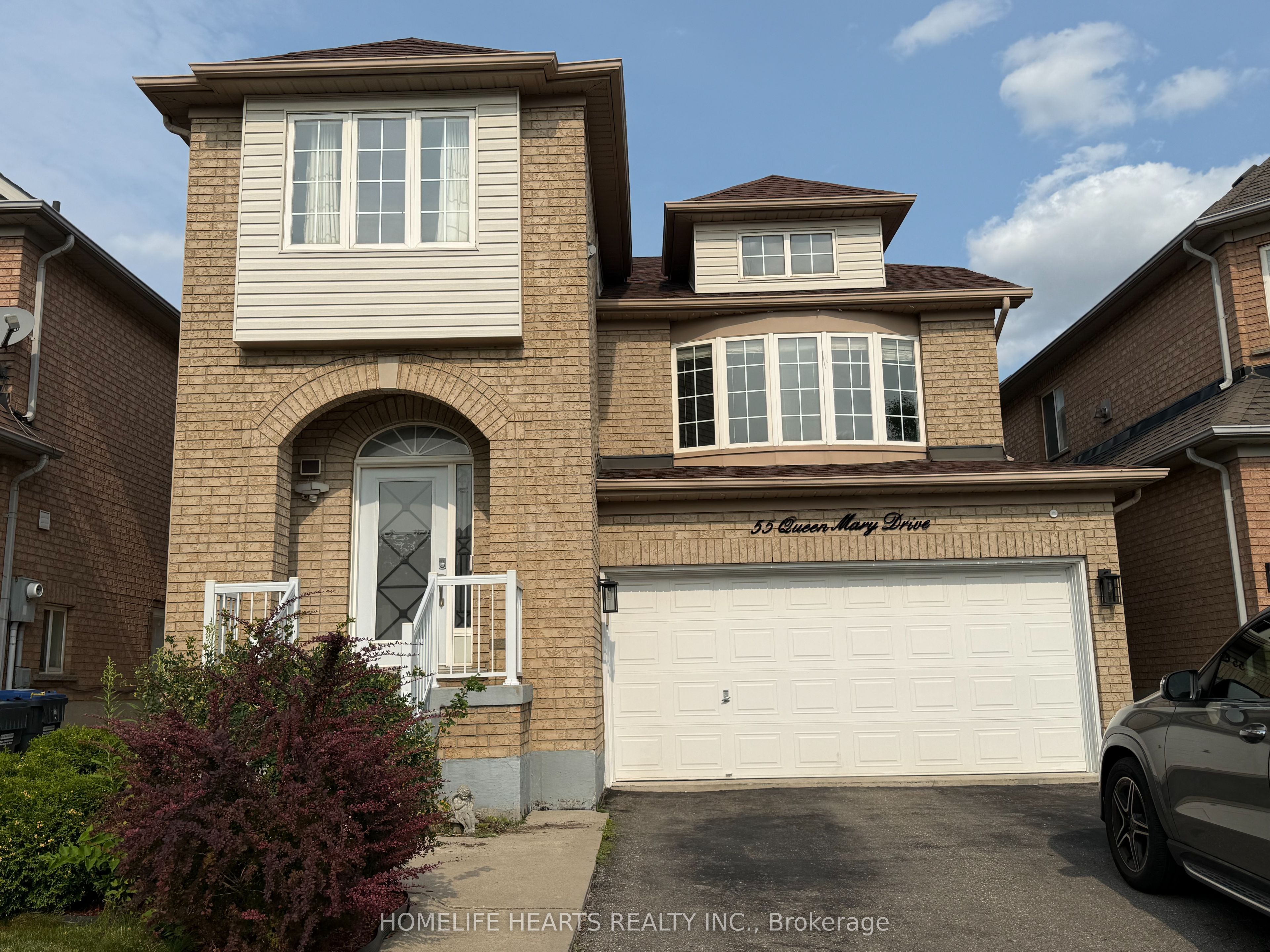 55 Queen Mary Drive, Brampton, ON L7A 1Y1 photo 2
