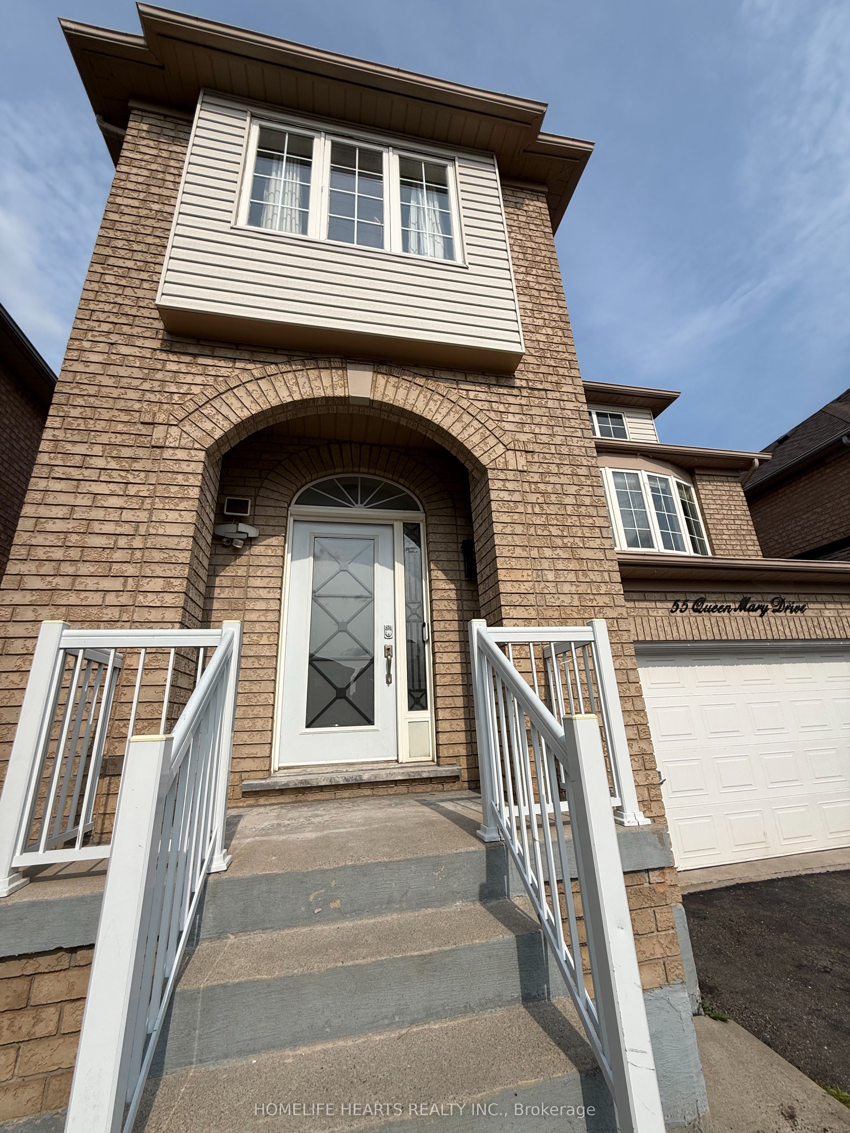55 Queen Mary Drive, Brampton, ON L7A 1Y1 photo 3