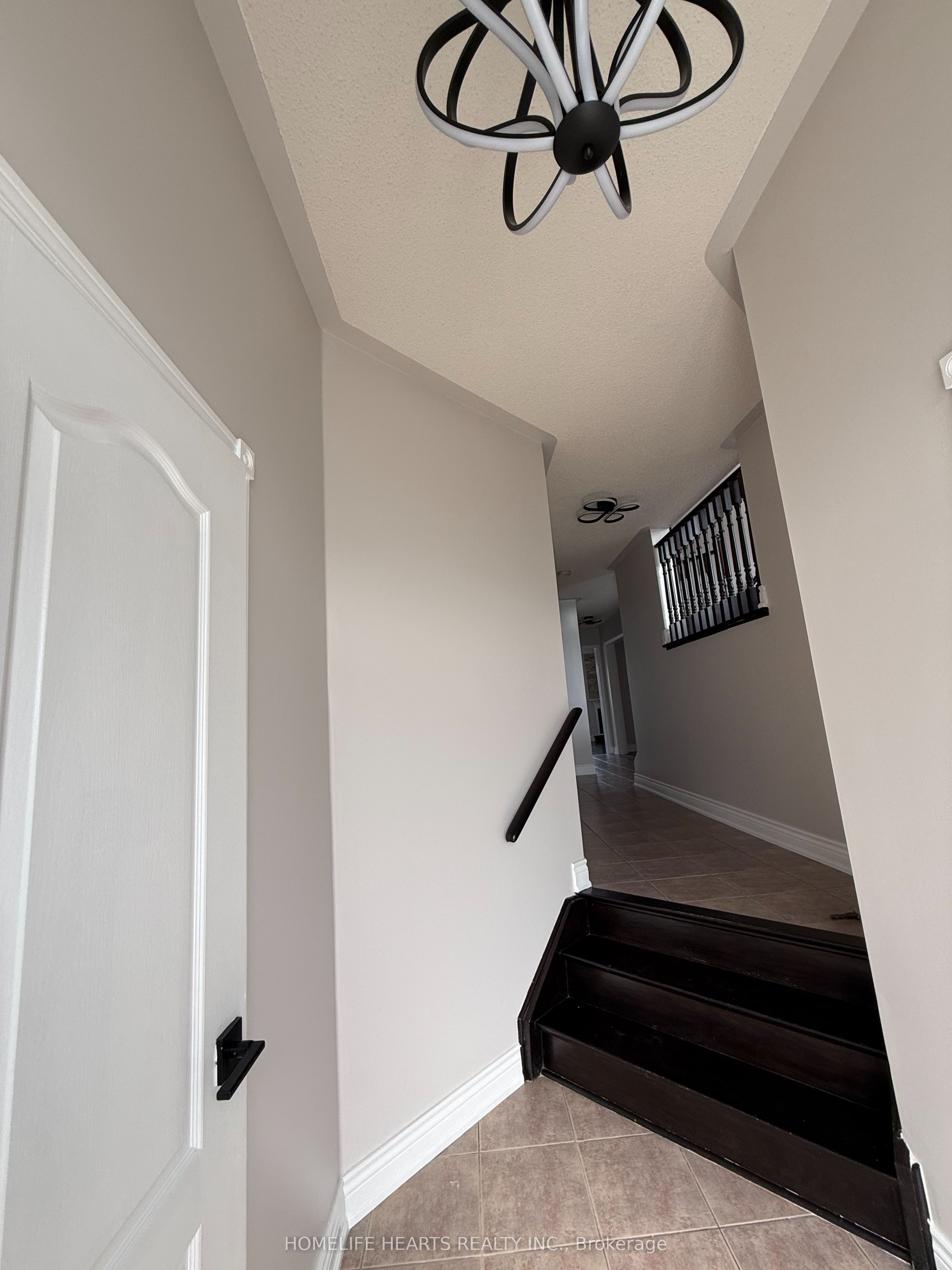 55 Queen Mary Drive, Brampton, ON L7A 1Y1 photo 4