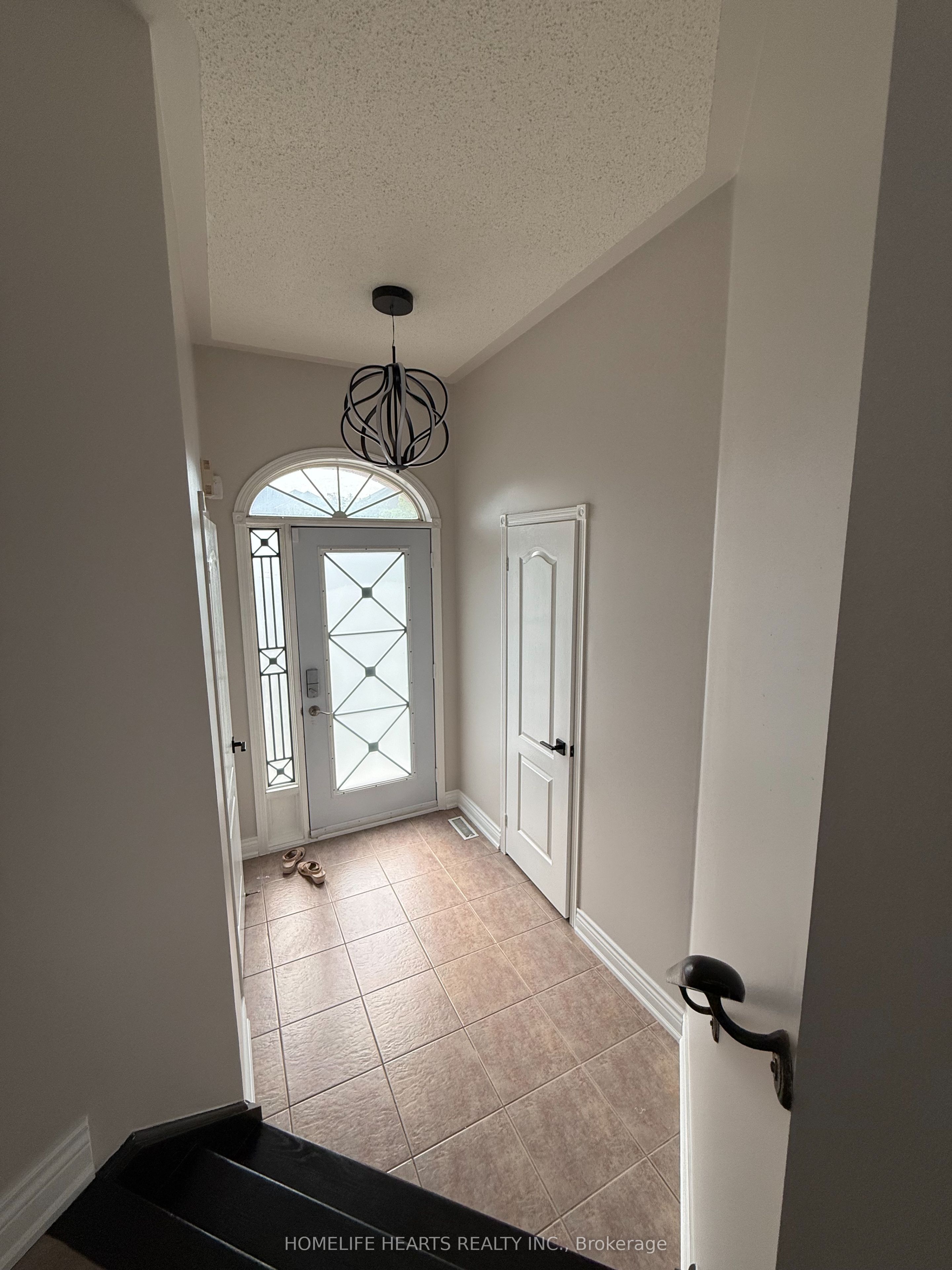 55 Queen Mary Drive, Brampton, ON L7A 1Y1 photo 5