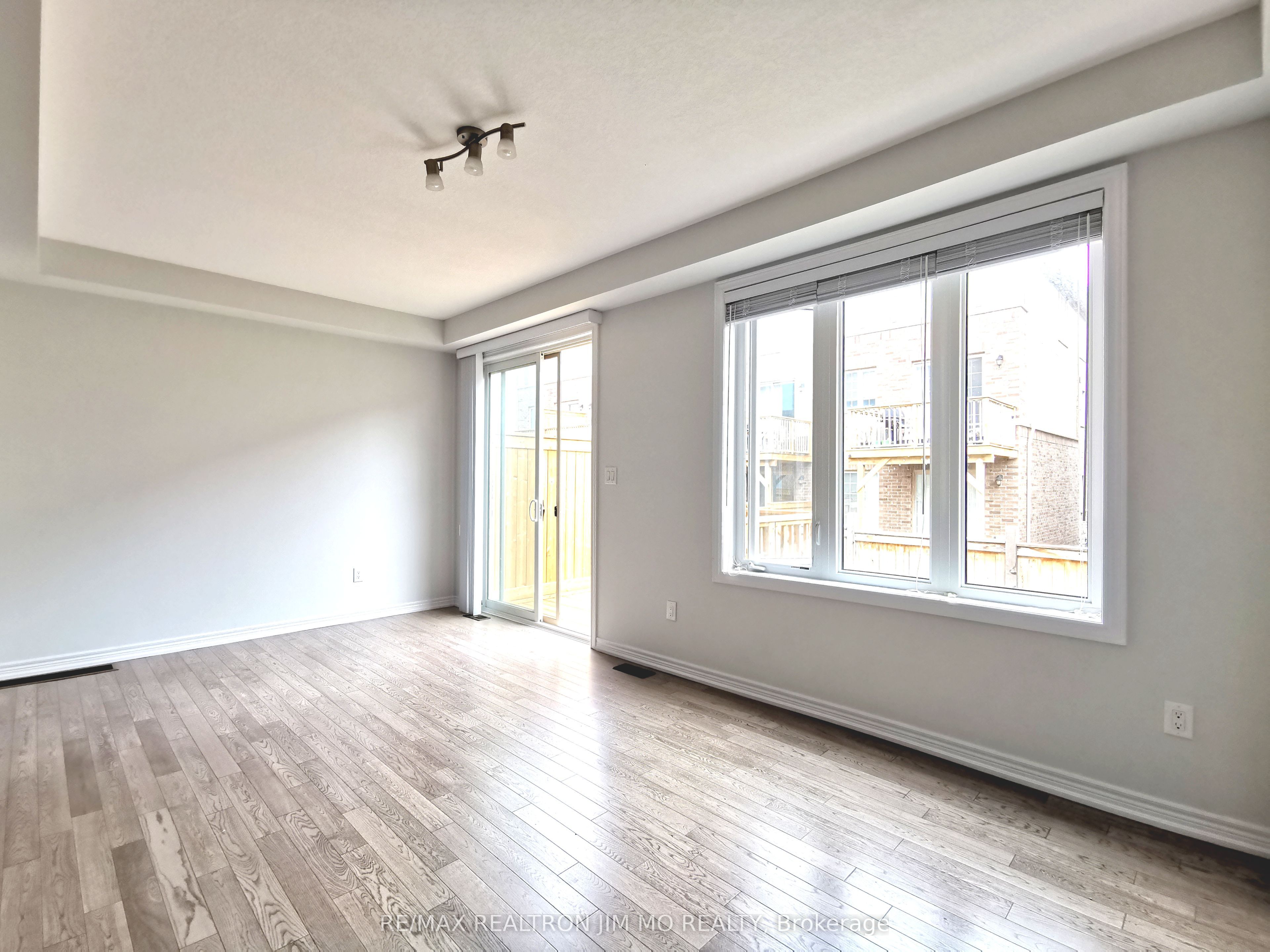 398 Threshing Mill Boulevard, Oakville, ON L6H 0P6 photo 5