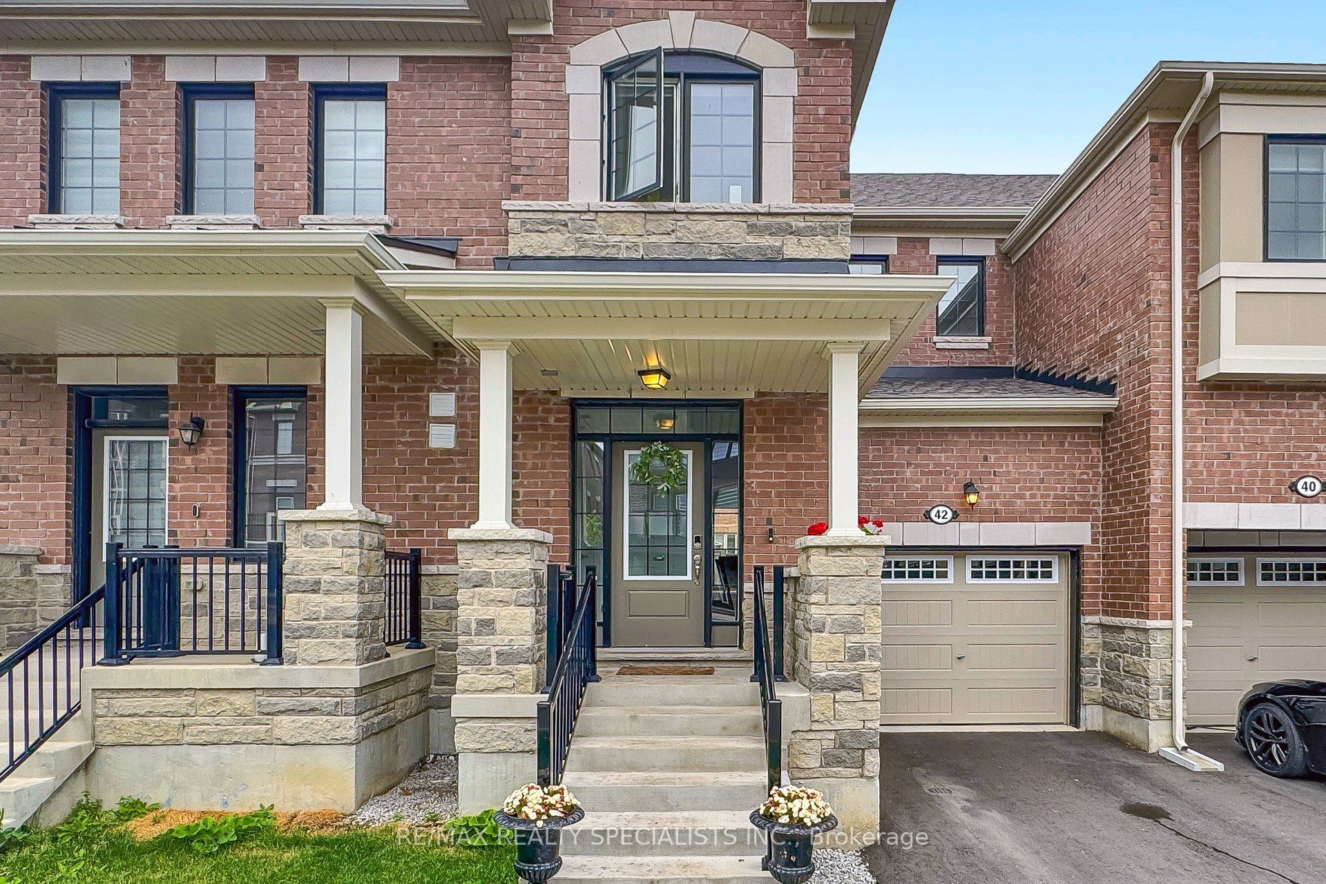 42 Keppel Circle, Brampton, ON L7A 5L1 photo 2