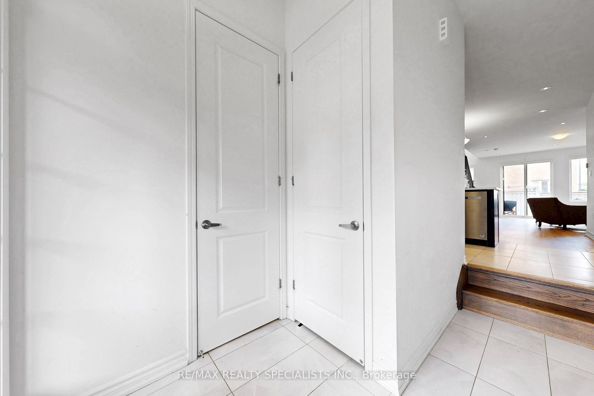 42 Keppel Circle, Brampton, ON L7A 5L1 photo 5