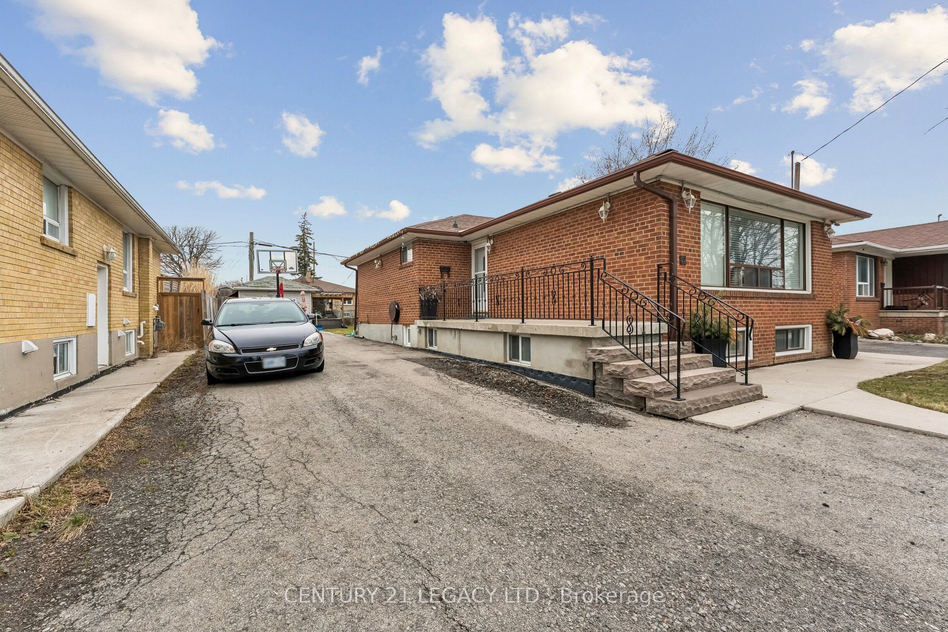 34 Cumberland Drive, Brampton, ON L6V 1W6 photo 2