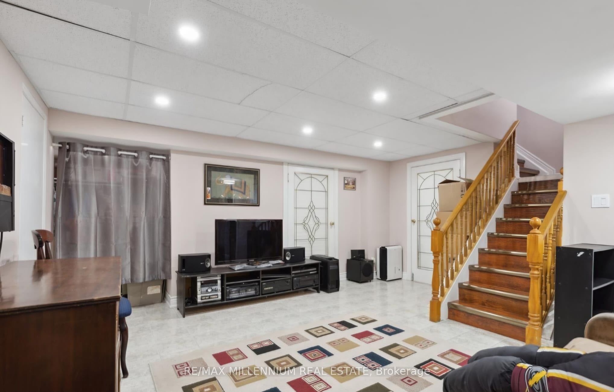 5687 Goldenbrook Drive Basement, Mississauga, ON L5M 3W5 photo 2