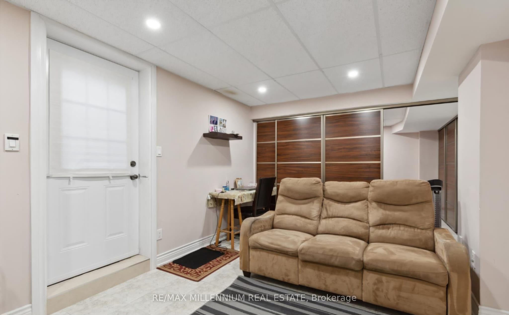 5687 Goldenbrook Drive Basement, Mississauga, ON L5M 3W5 photo 3