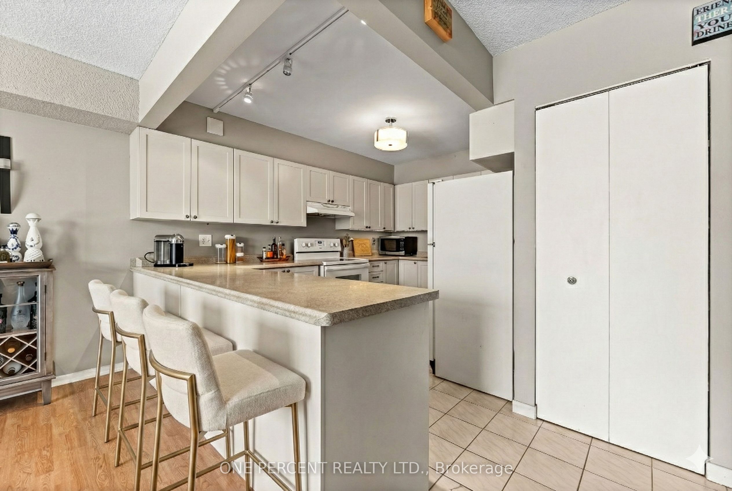 16 Fourth Street 25, Orangeville, ON L9W 4N7 photo 2