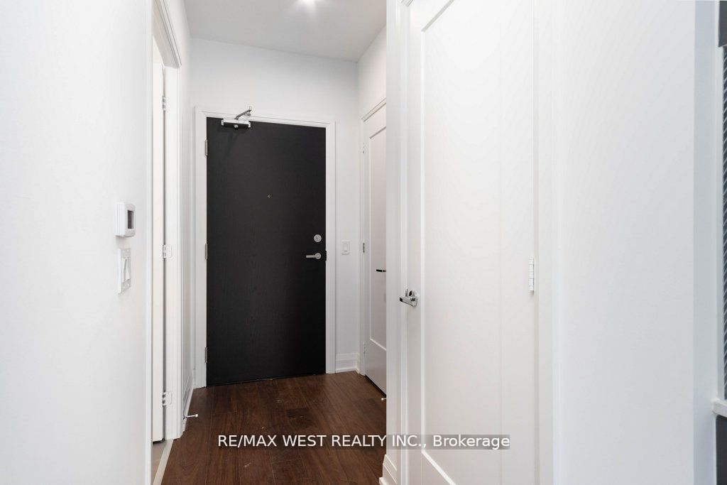 293 The Kingsway 307, Toronto, ON M9A 0E8 photo 4