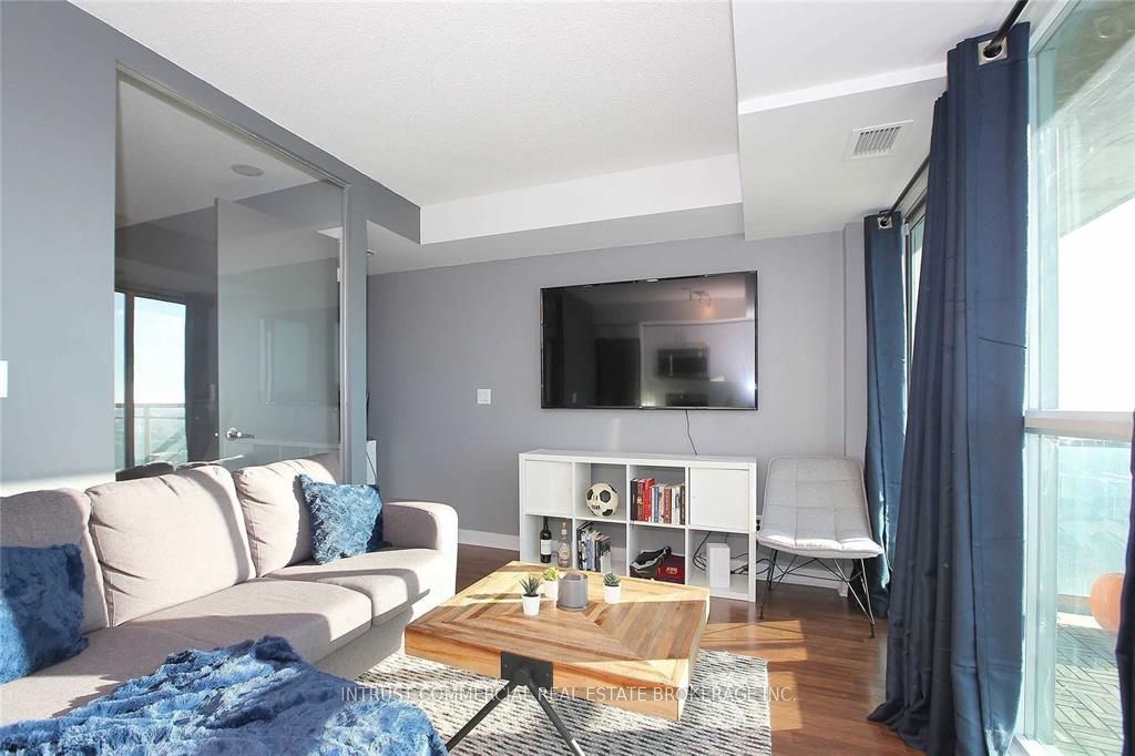 155 Legion Road N 1608, Toronto, ON M8Y 0A7 photo 3