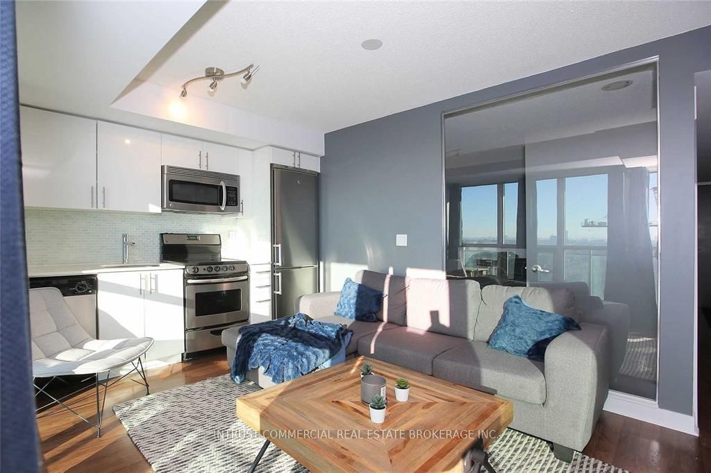 155 Legion Road N 1608, Toronto, ON M8Y 0A7 photo 5