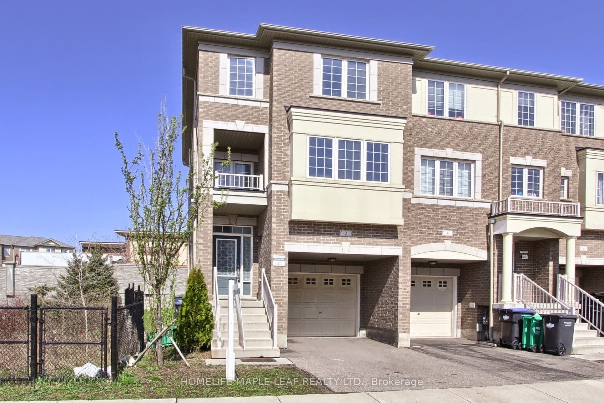 2 Cedarland Road E, Brampton, ON L6Y 6E5 photo 3