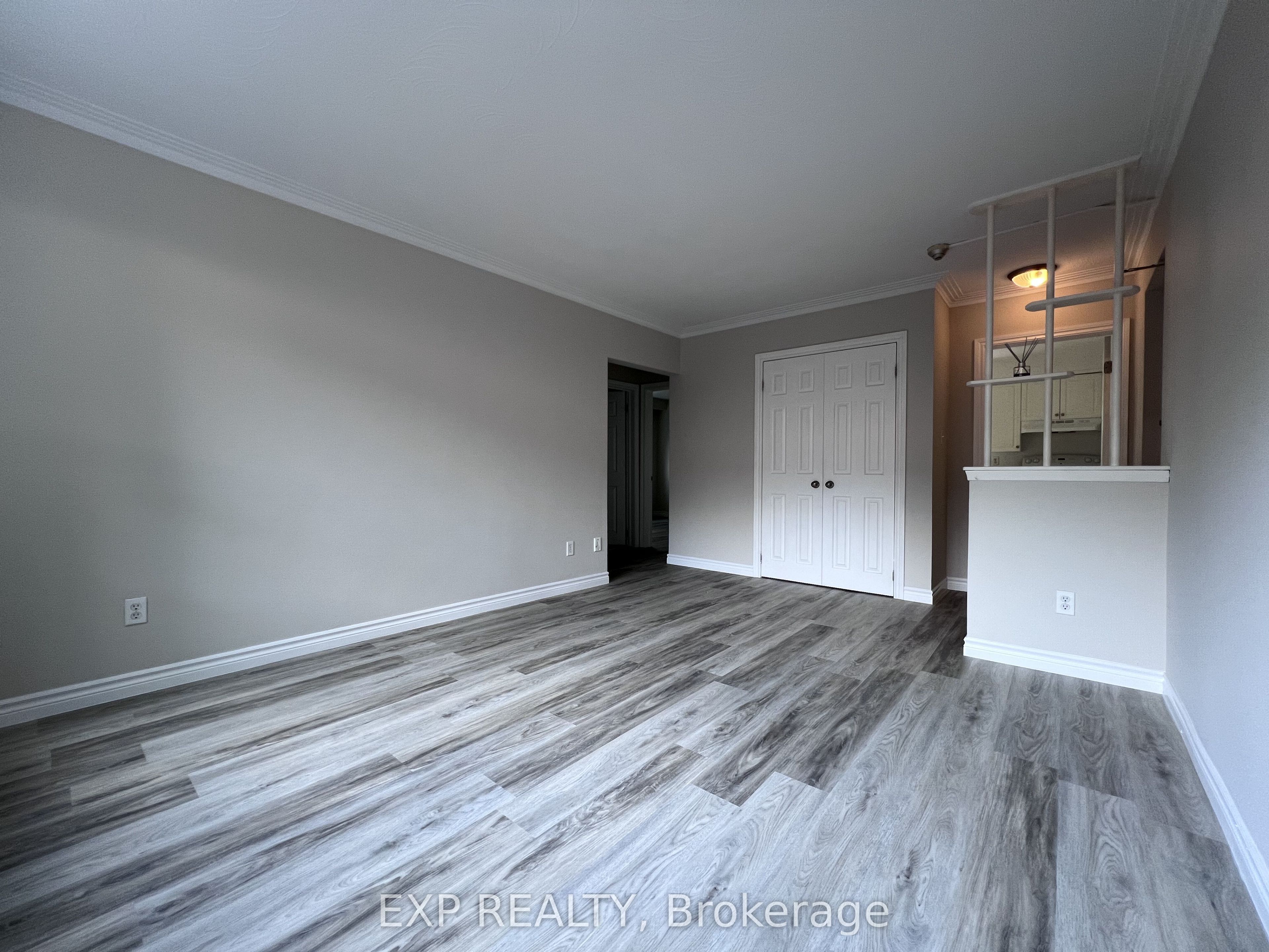 32 Heman Street 3, Toronto, ON M8V 1X5 photo 2