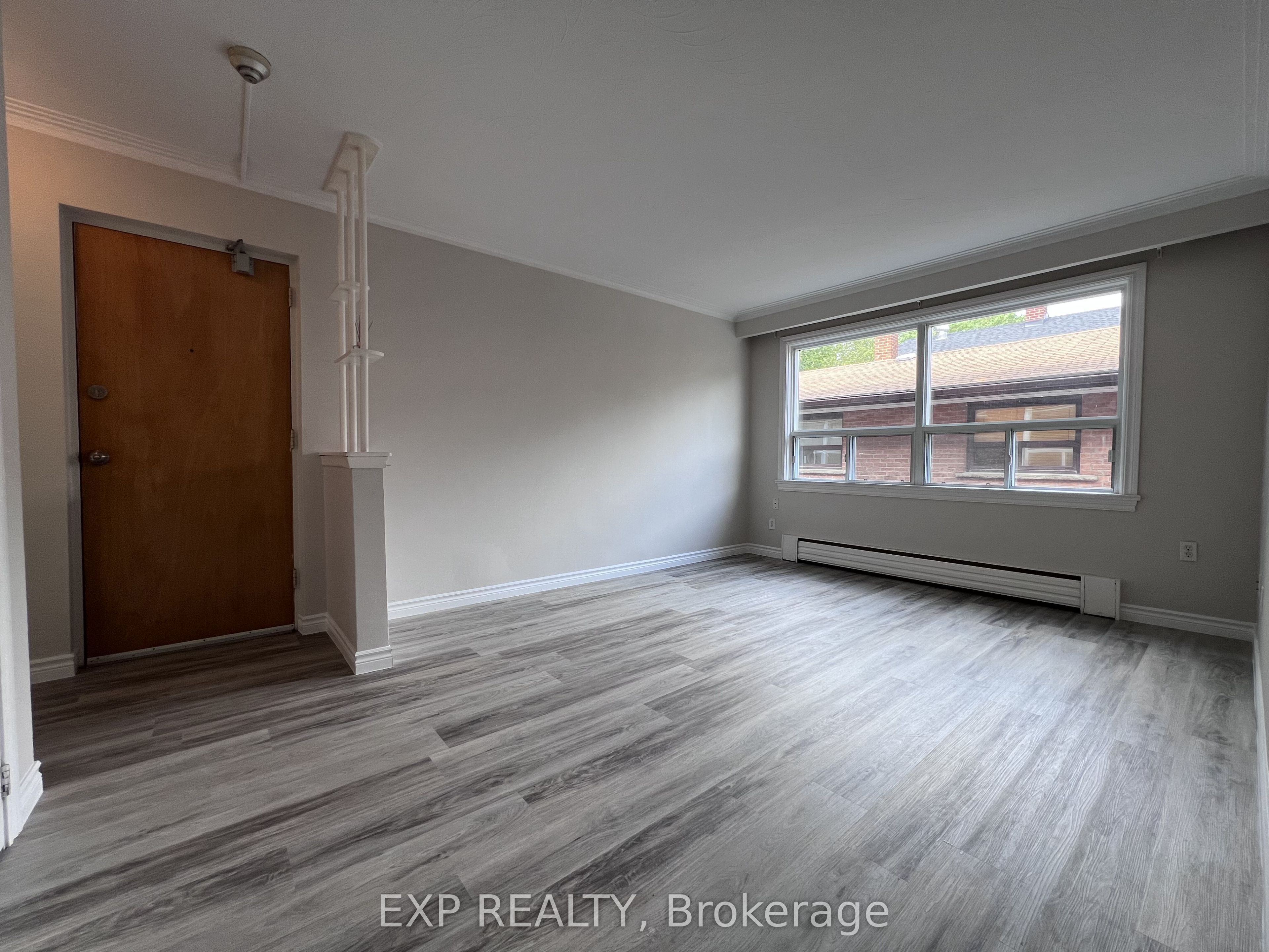 32 Heman Street 3, Toronto, ON M8V 1X5 photo 4