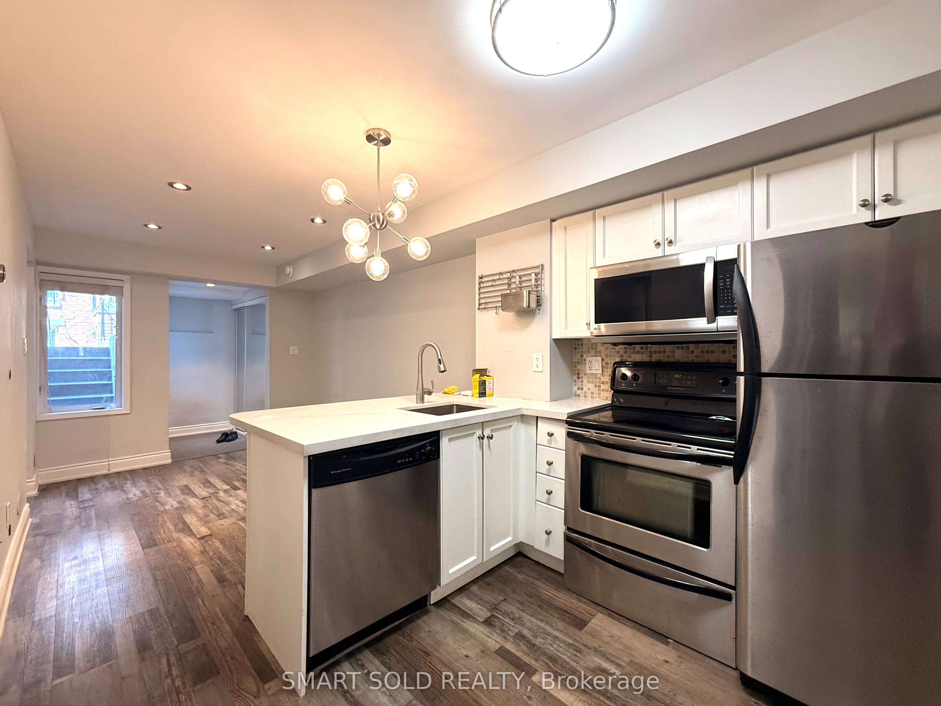 10 Laidlaw Street 725, Toronto, ON M6K 1X2 photo 5