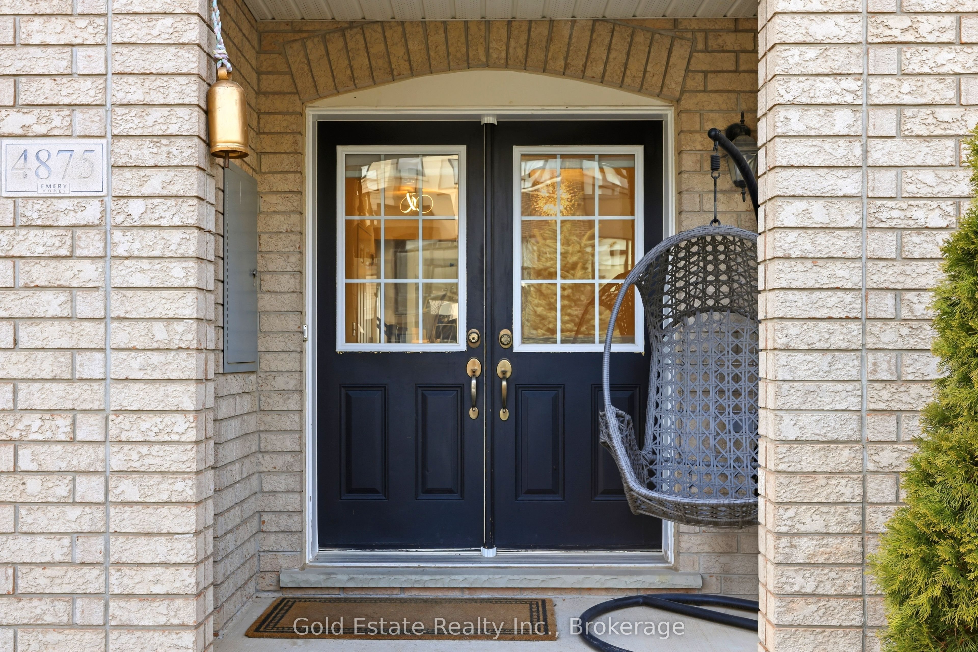 4875 Valera Road, Burlington, ON L7M 0H4 photo 2