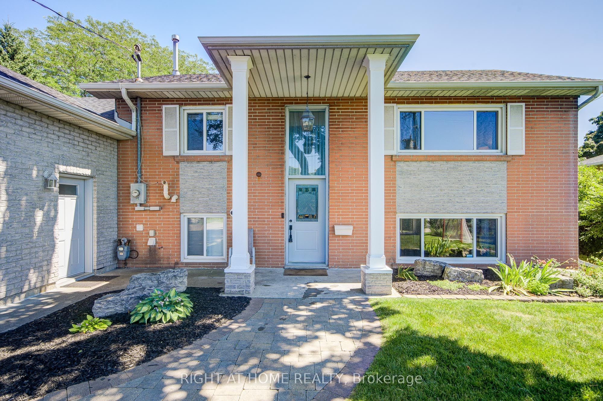 1600 Boxwood Way, Mississauga, ON L5E 2Y1 photo 4