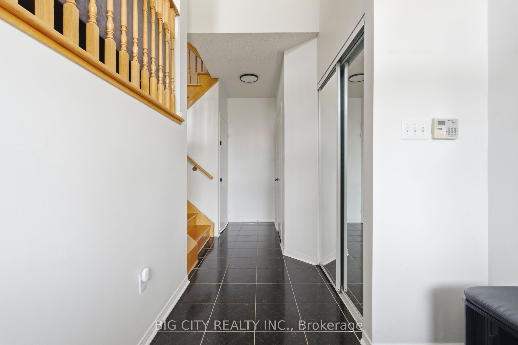 7395 Banffshire Court Main & Upper, Mississauga, ON L5N 7Z9 photo 4