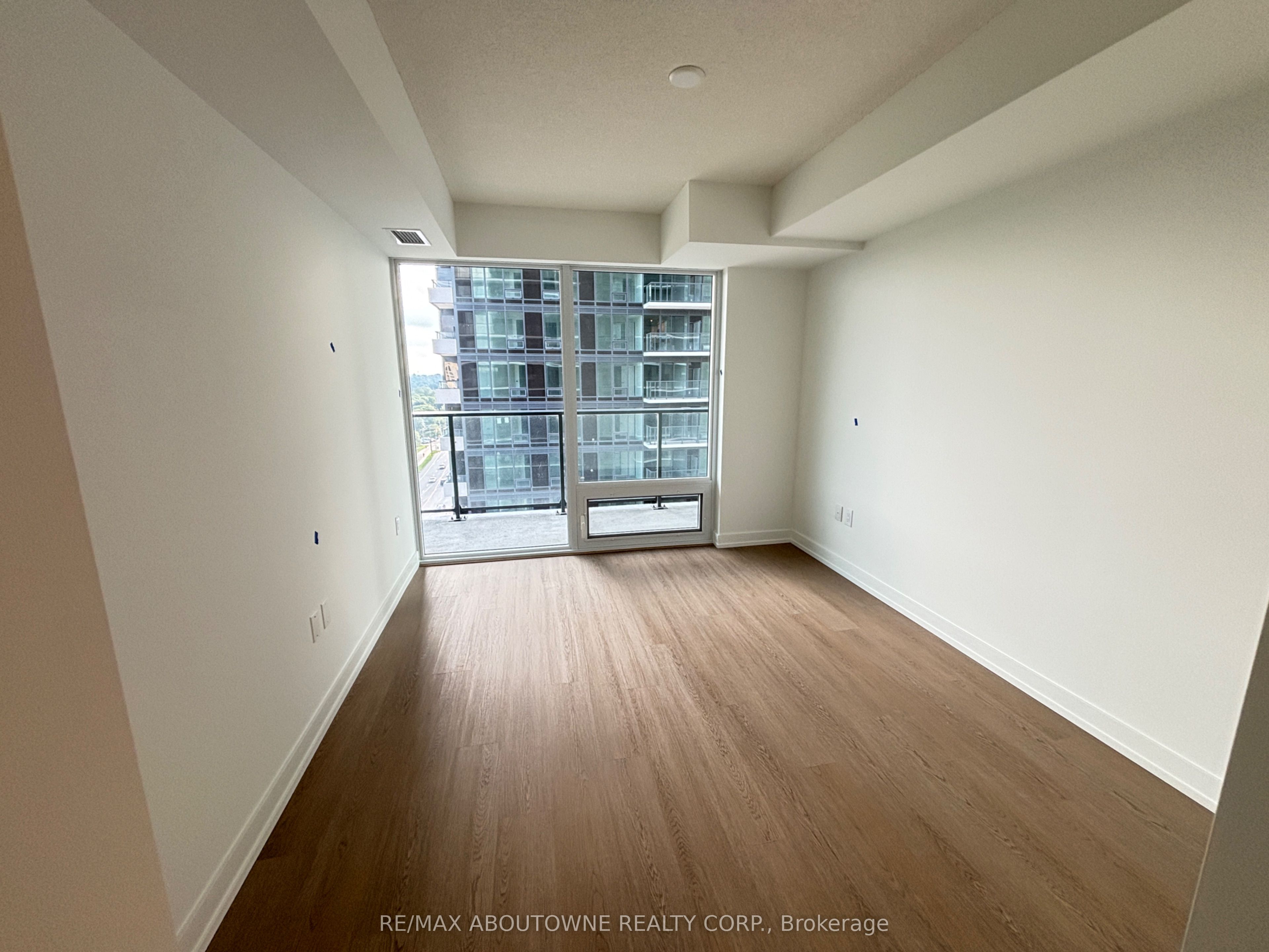 4010 Eglinton Avenue W 1215, Toronto, ON M9A 0G5 photo 5