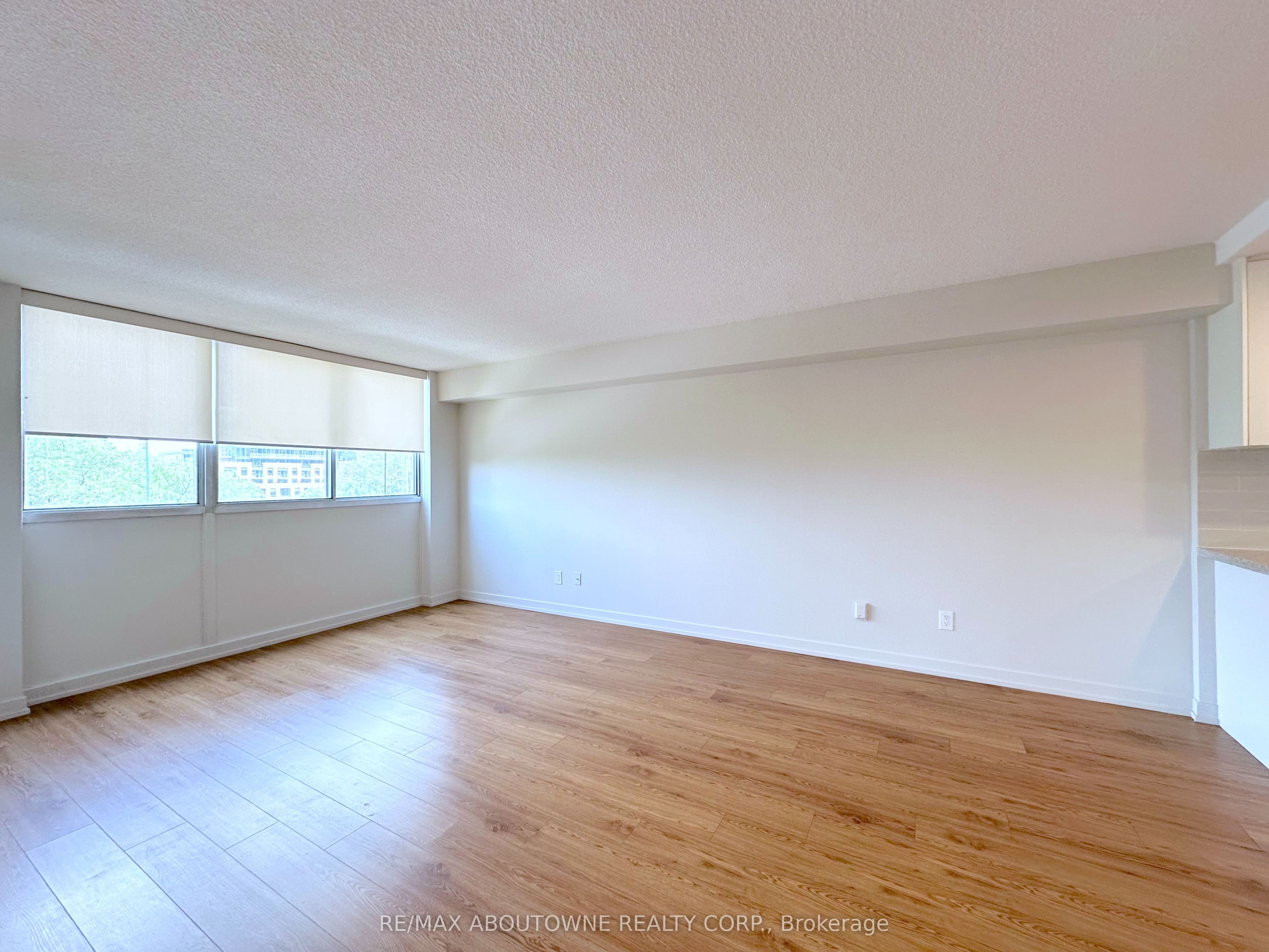 165 La Rose Avenue 508, Toronto, ON M9P 3S9 photo 5