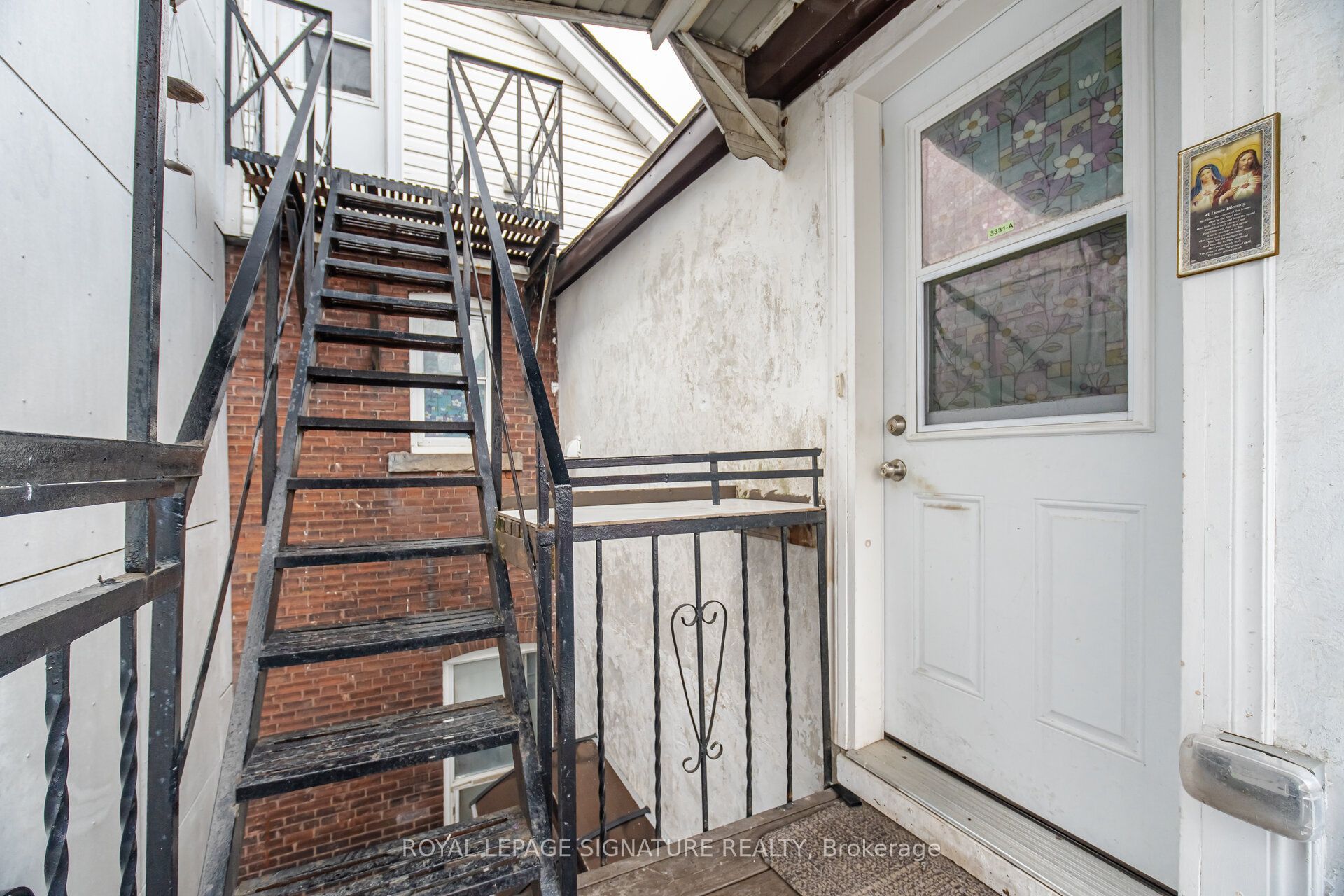 3331 Dundas Street W, Toronto, ON M6P 2A6 photo 5