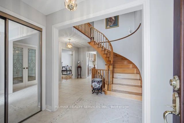 49 Turtlecreek Boulevard, Brampton, ON L6W 3X8 photo 3