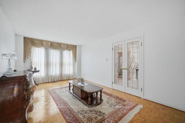 49 Turtlecreek Boulevard, Brampton, ON L6W 3X8 photo 5