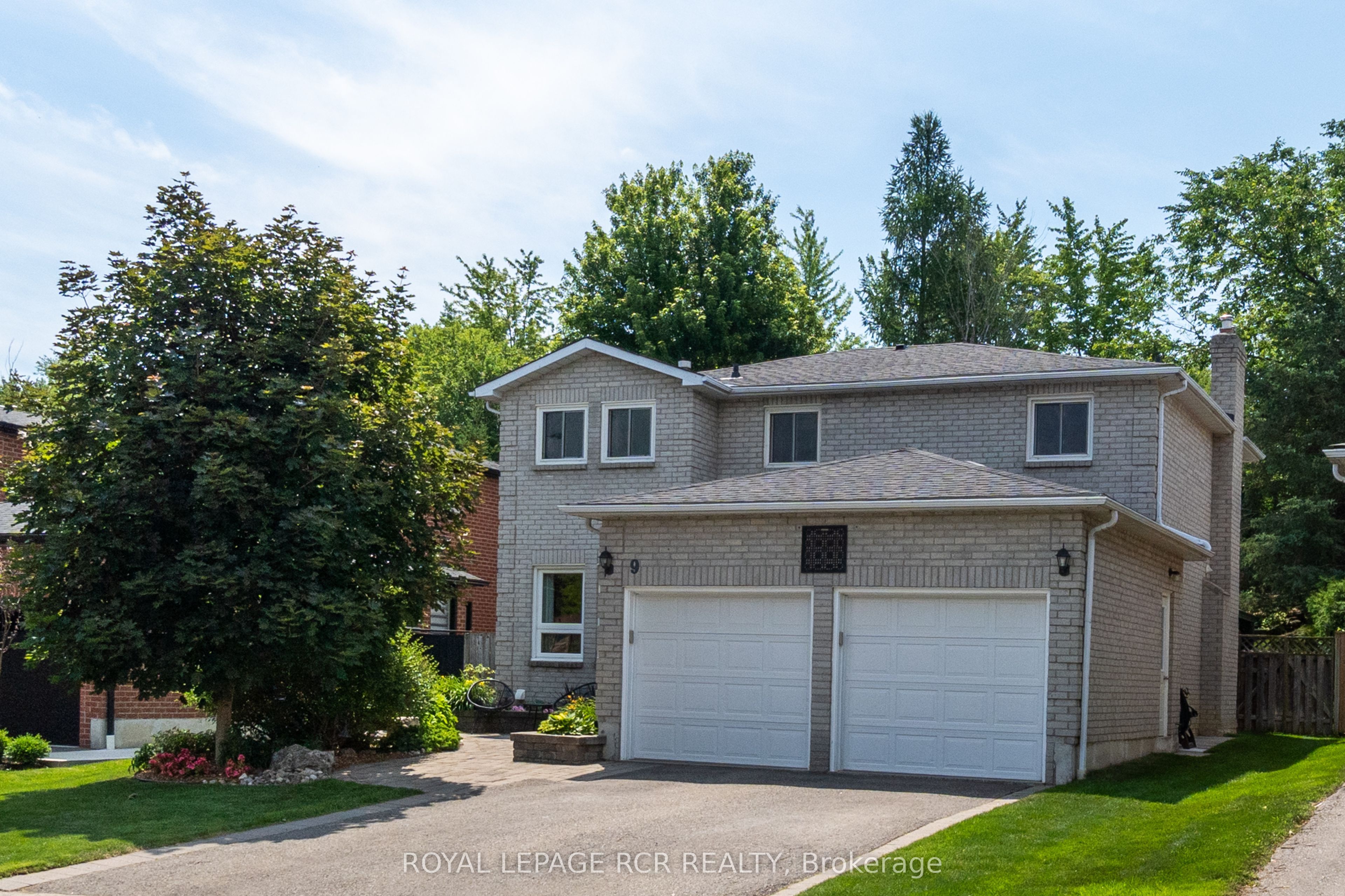 9 Doepath Way, Caledon, ON L7E 2G4