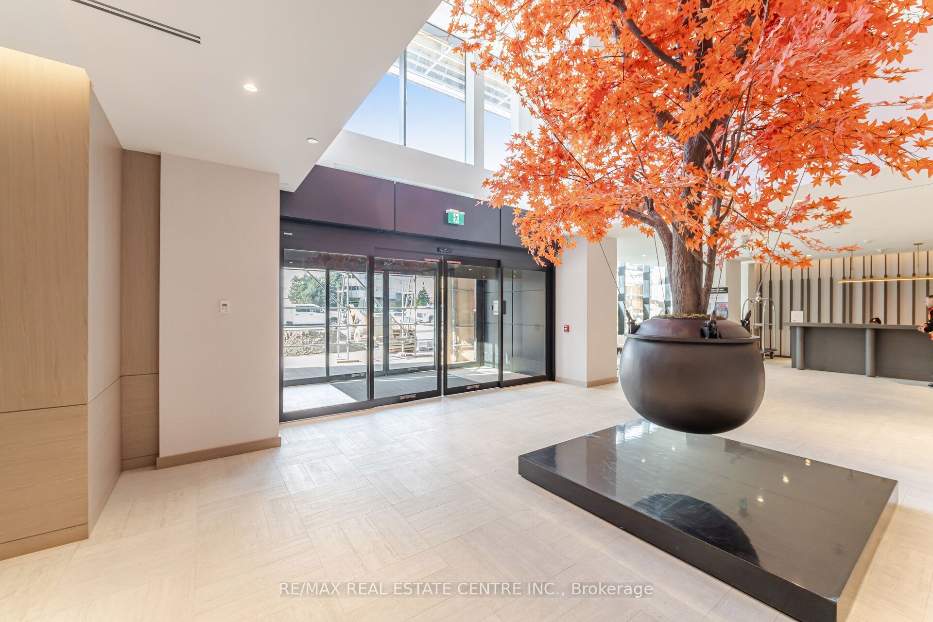4015 The Exchange Drive 4404, Mississauga, ON L5B 0N9 photo 4
