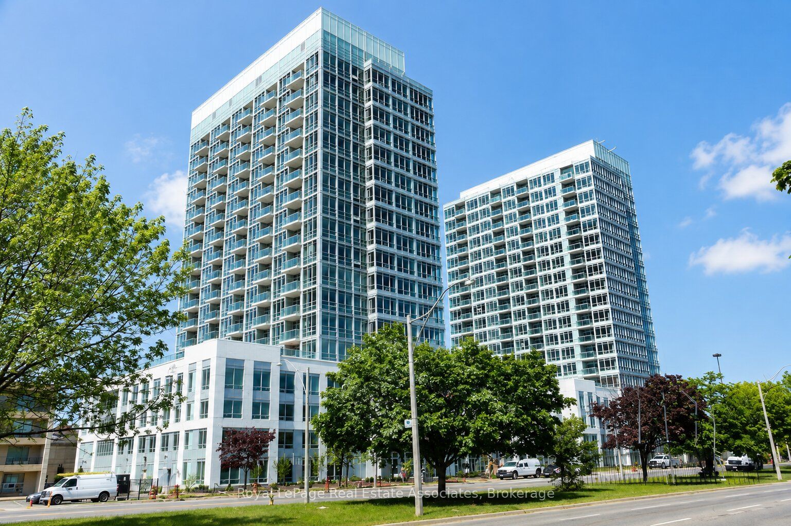 1910 Lake Shore Boulevard W 1501, Toronto, ON M6S 1A2