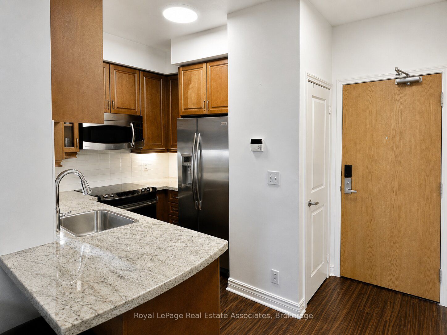 1910 Lake Shore Boulevard W 1501, Toronto, ON M6S 1A2 photo 3