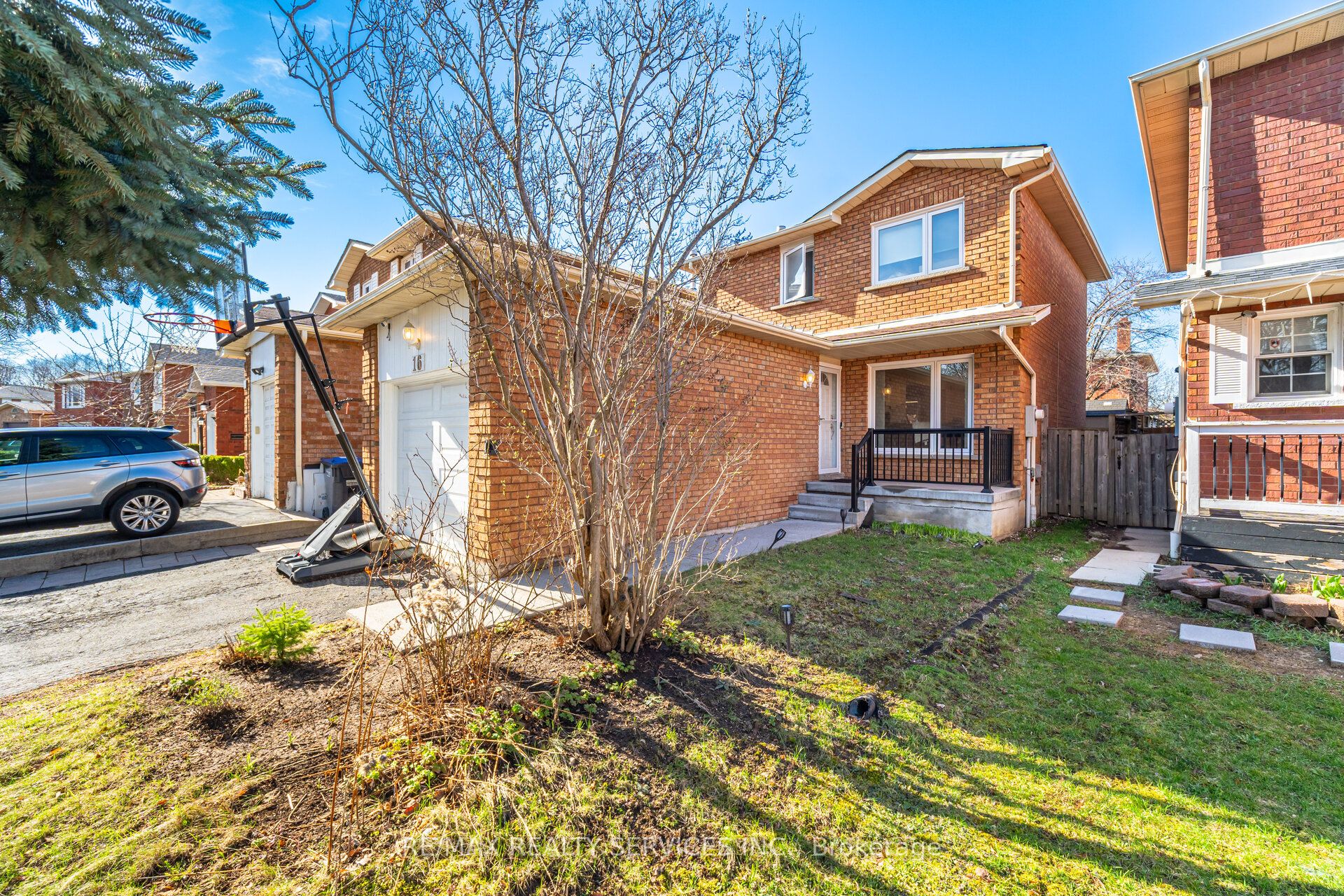 16 Langholm Court, Brampton, ON L6Z 2Y1 photo 3