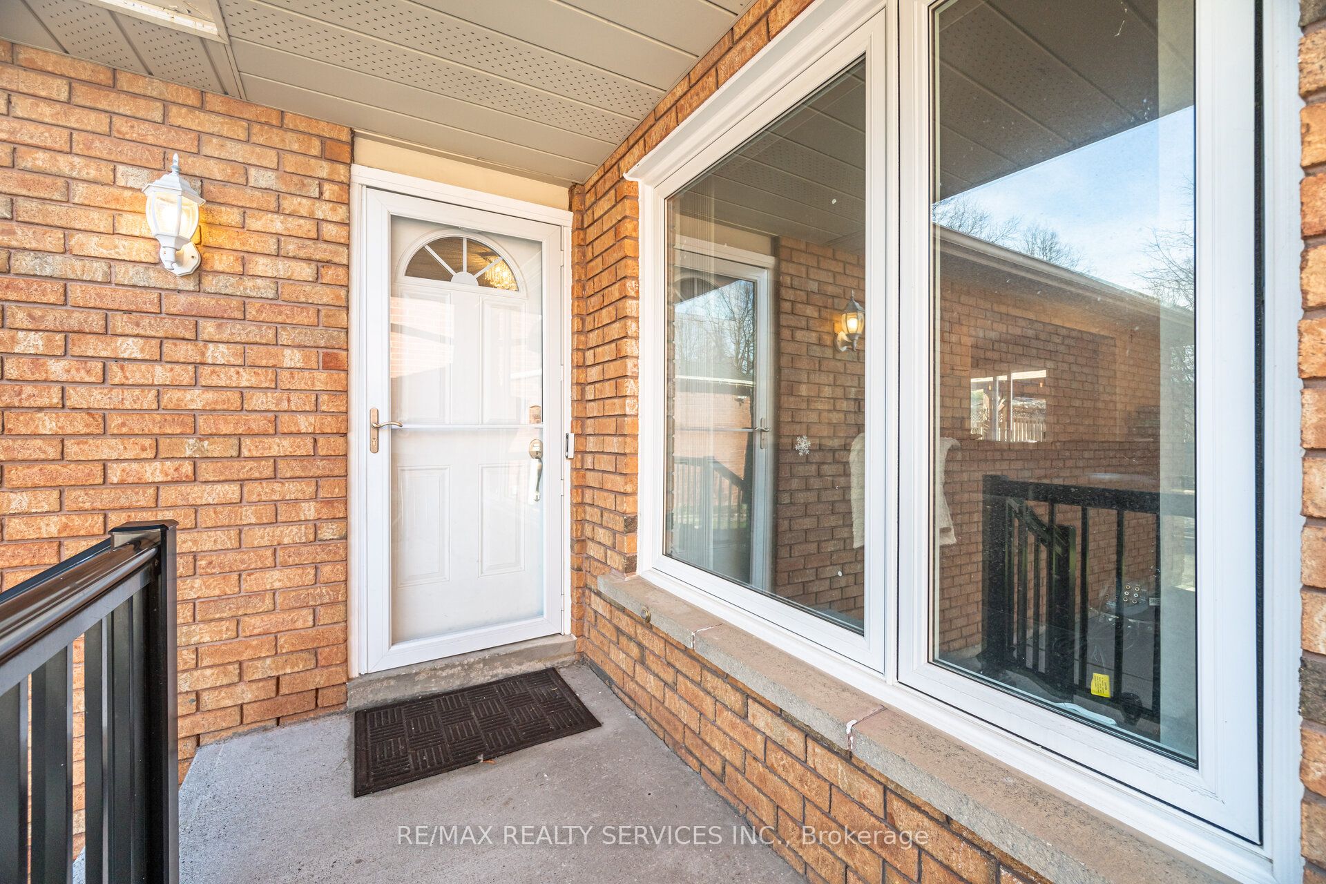 16 Langholm Court, Brampton, ON L6Z 2Y1 photo 4