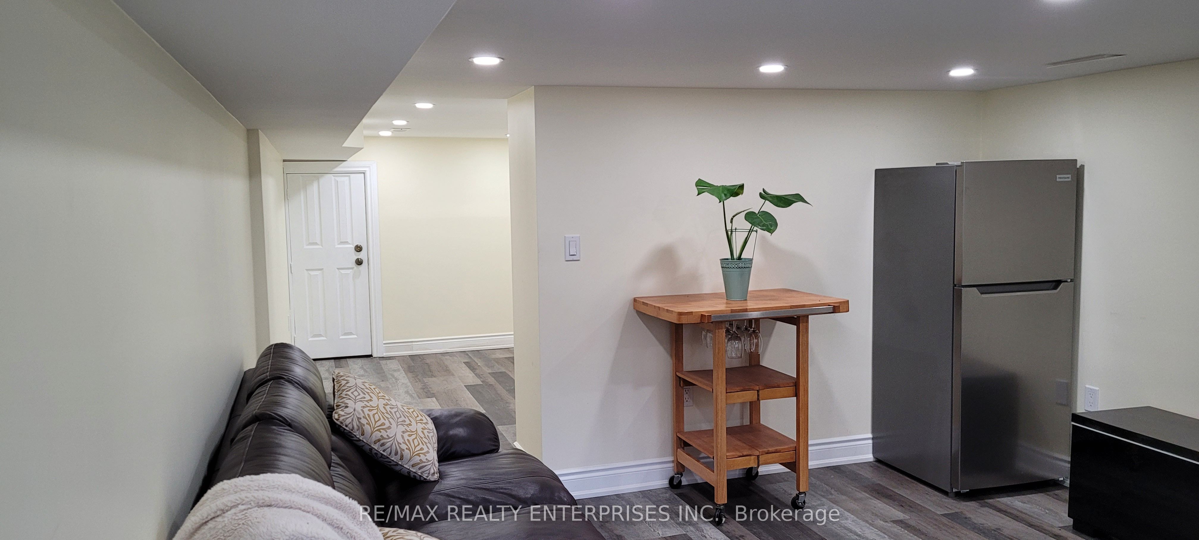 65A Chambers Avenue, Toronto, ON M6N 3M1 photo 3
