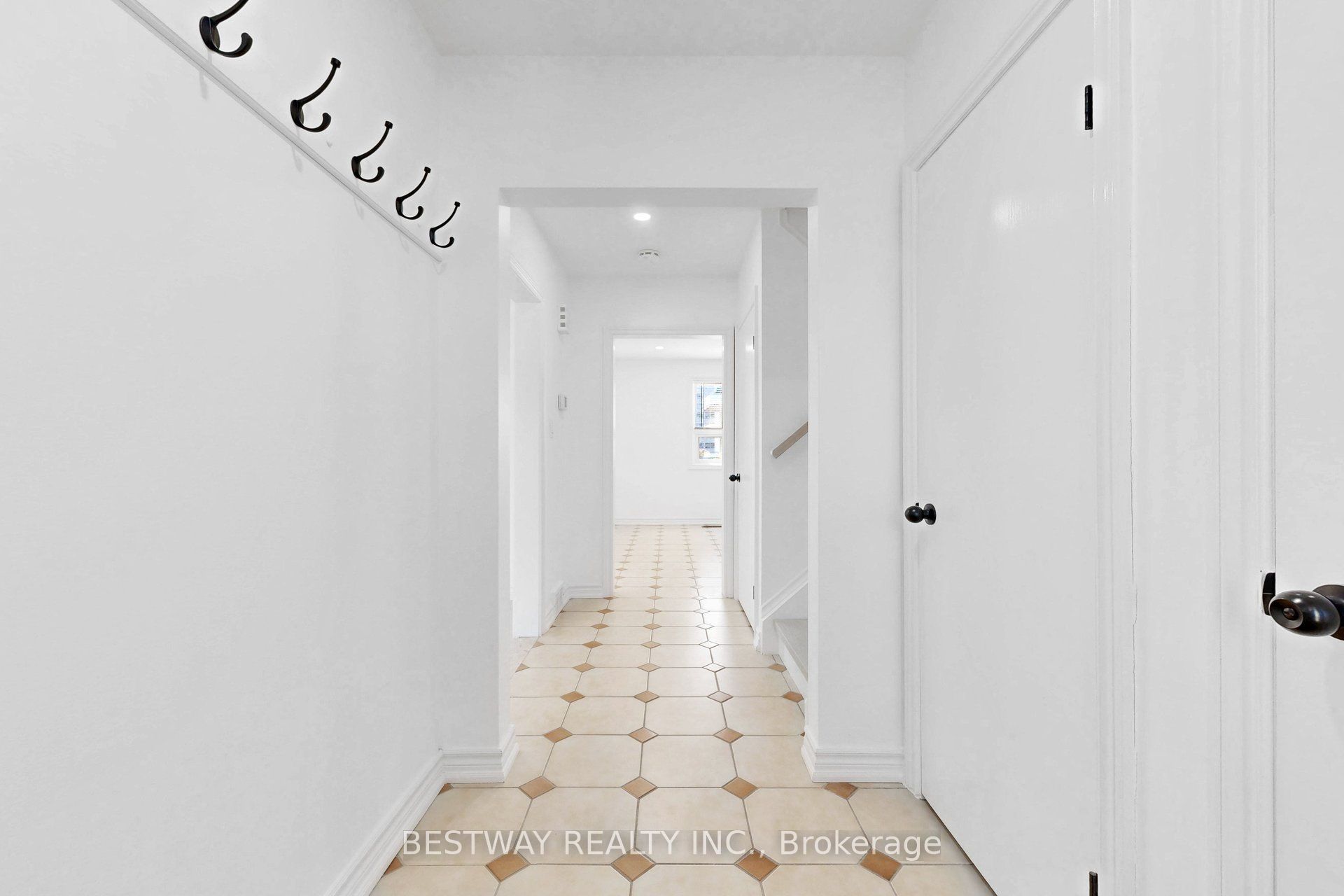 37 Victory Drive, Toronto, ON M3M 2J5 photo 4