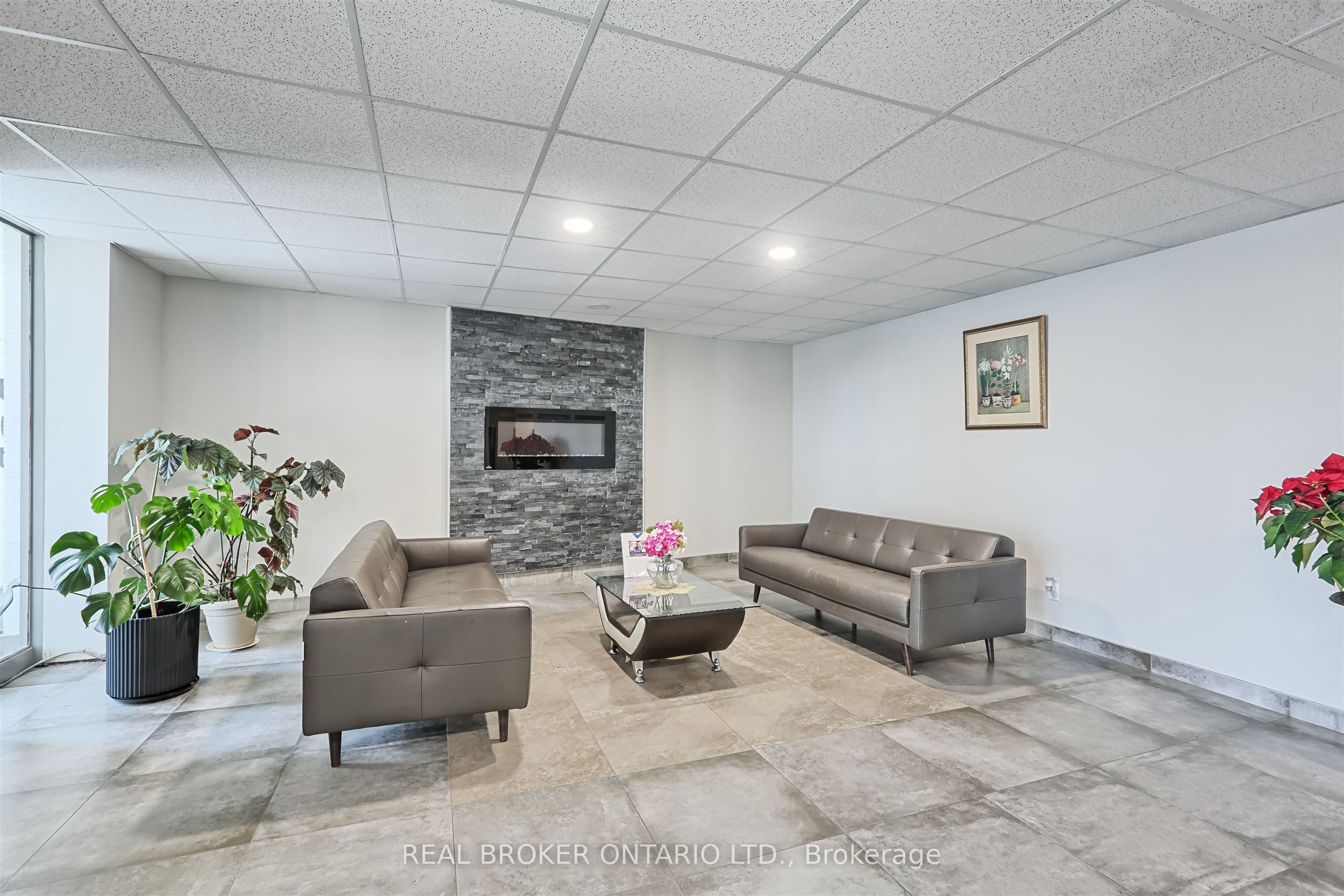 3065 Queen Frederica Drive 707, Mississauga, ON L4Y 3A3 photo 5