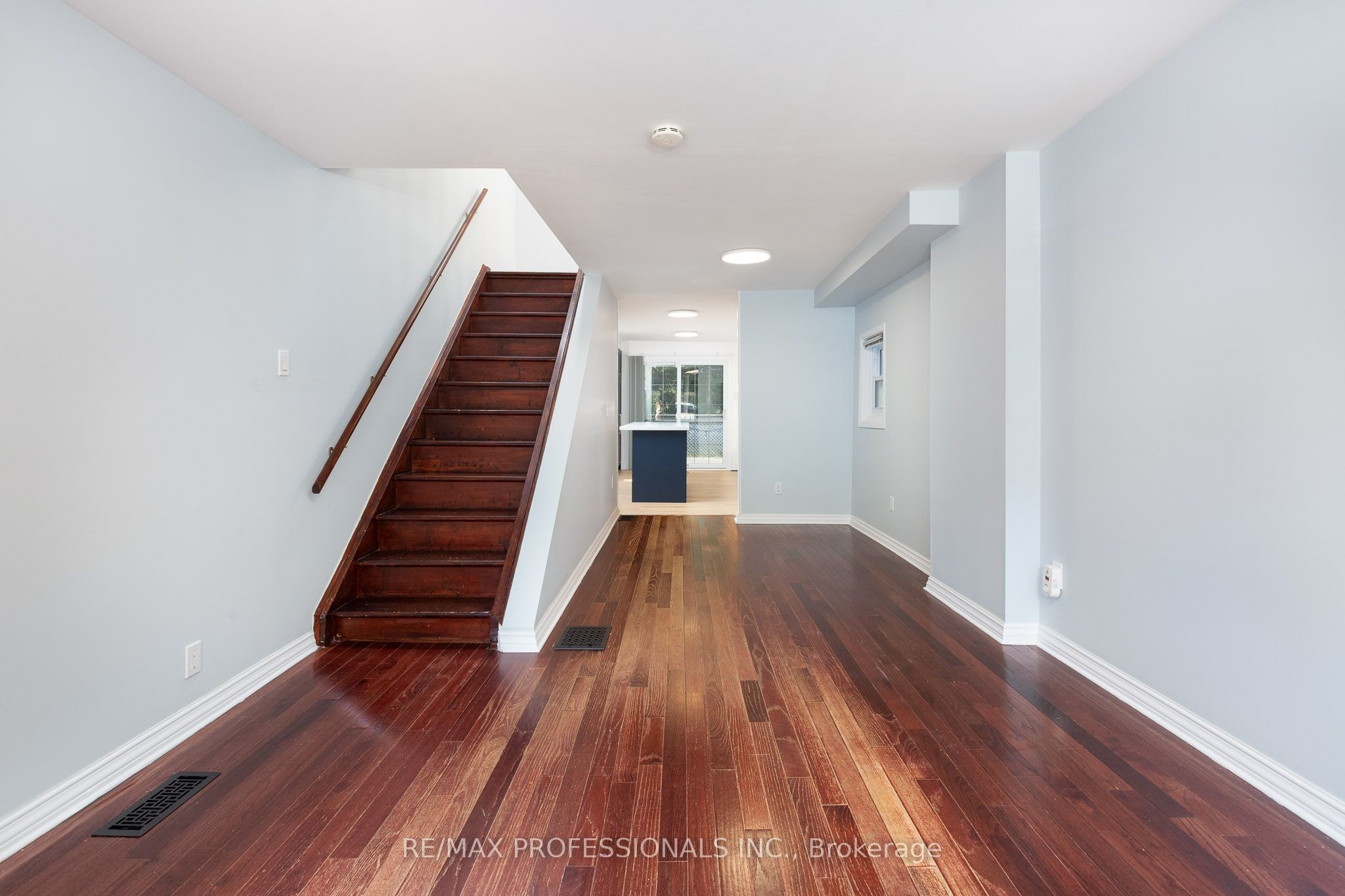4 Runnymede Road, Toronto, ON M6S 2Y2 photo 3