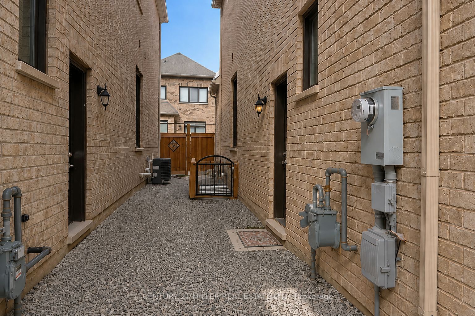 334 Thimbleweed Court LOWER, Milton, ON L9E 1T2 photo 3