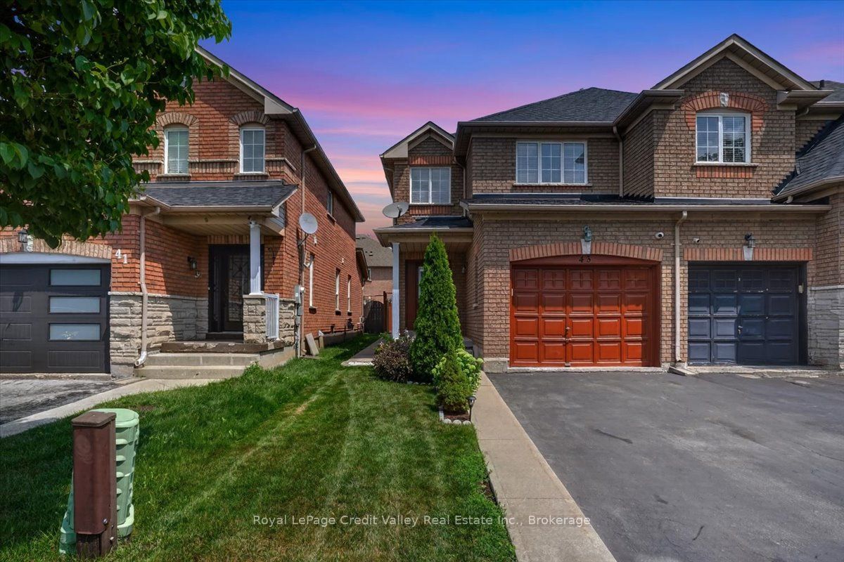 43 Coppermill Drive, Brampton, ON L7A 1N1 photo 2