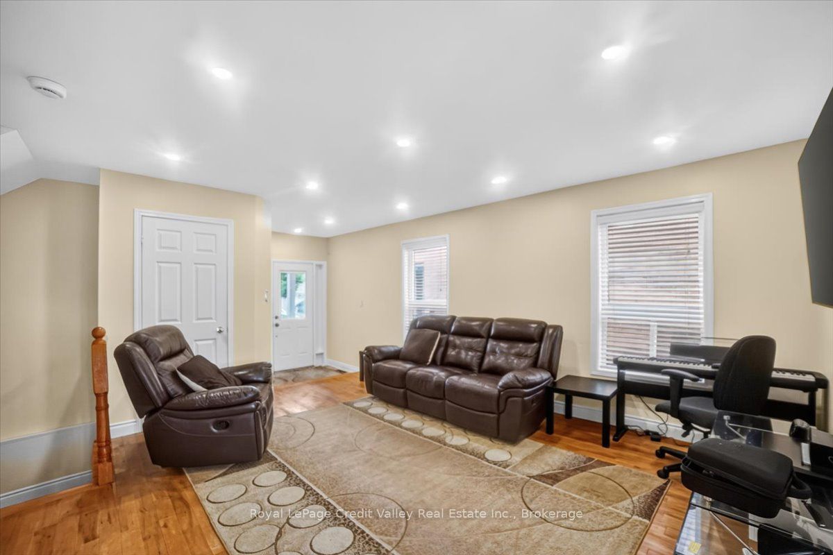 43 Coppermill Drive, Brampton, ON L7A 1N1 photo 4