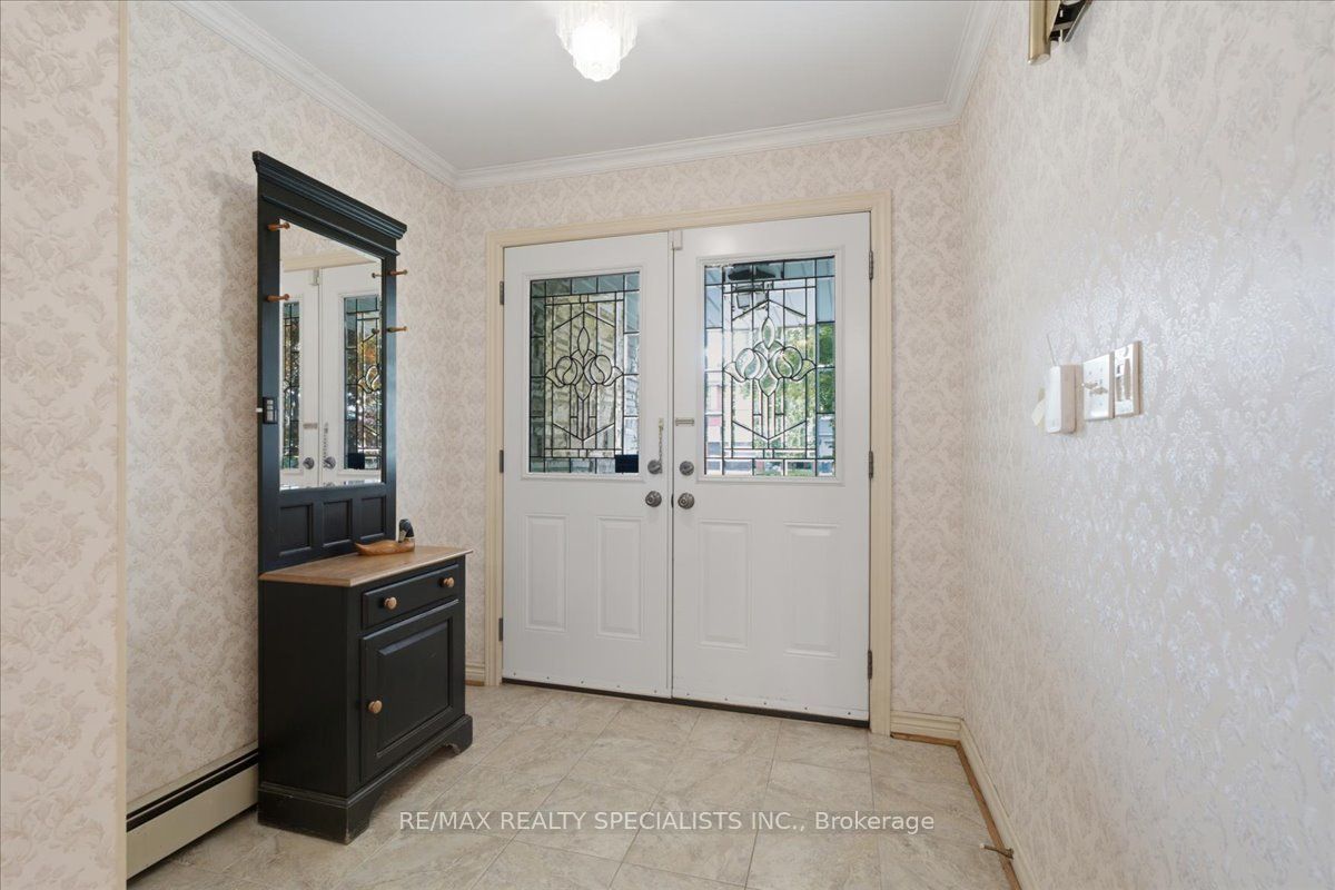 1273 Winding Trail, Mississauga, ON L4Y 2T9 photo 4