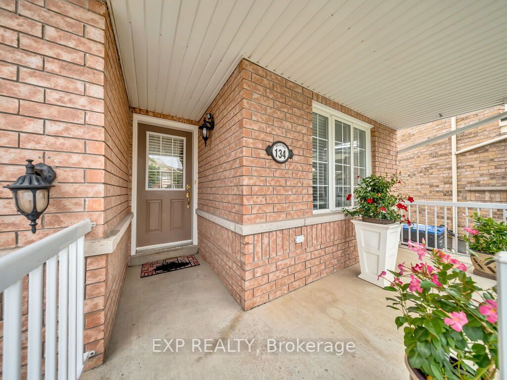 134 Dells Crescent, Brampton, ON L7A 2X1 photo 3