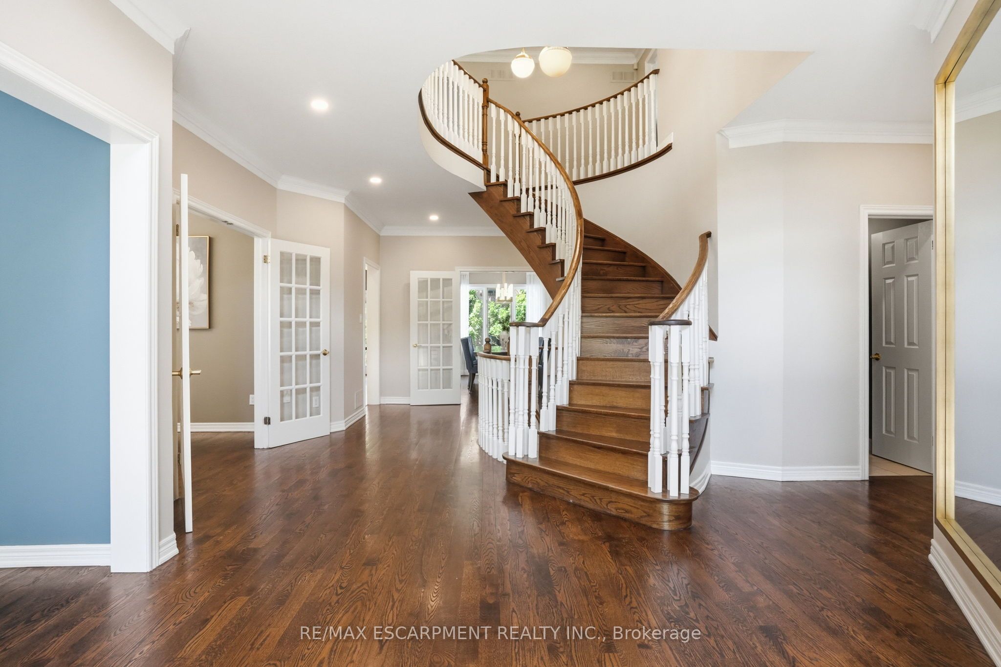 2101 Westoak Trails Boulevard, Oakville, ON L6M 3L2 photo 4