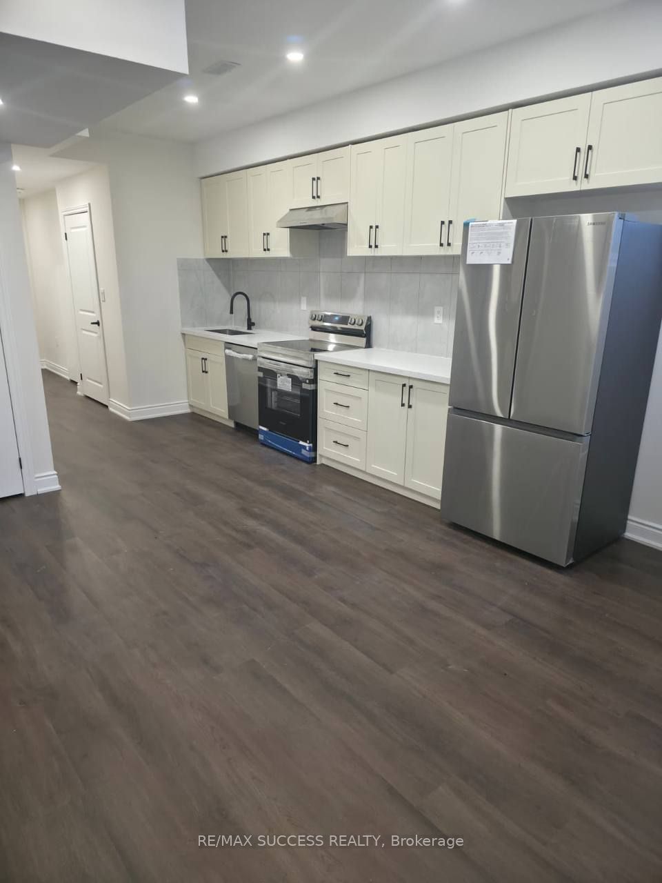 1407 Hearns Place LOWER, Milton, ON L9E 2J7 photo 3