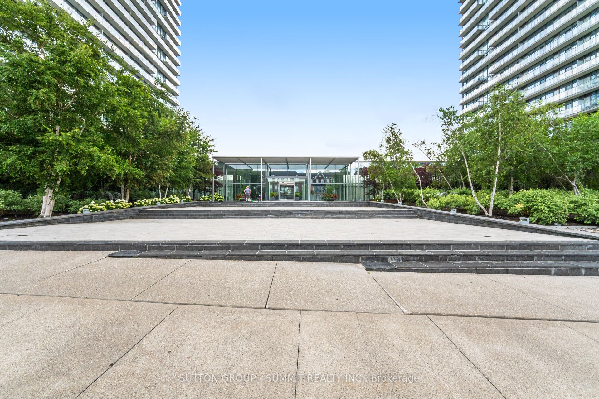 105 THE QUEENSWAY 3114, Toronto, ON M6S 5B5 photo 2